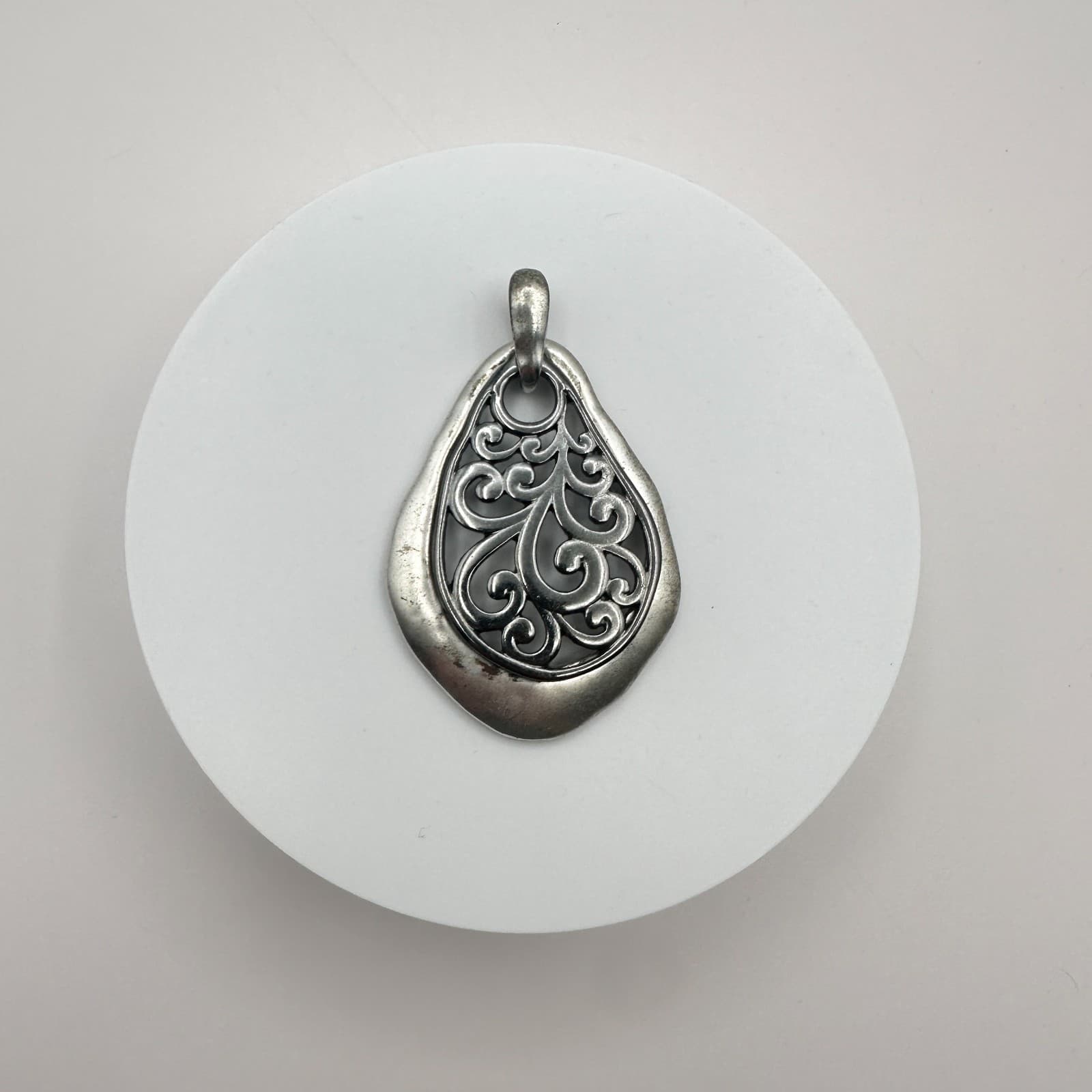 Vintage Y2K Silver Tone Filigree Openwork Teardrop Pendant Boho Women's Jewelry - Thumbnail 2