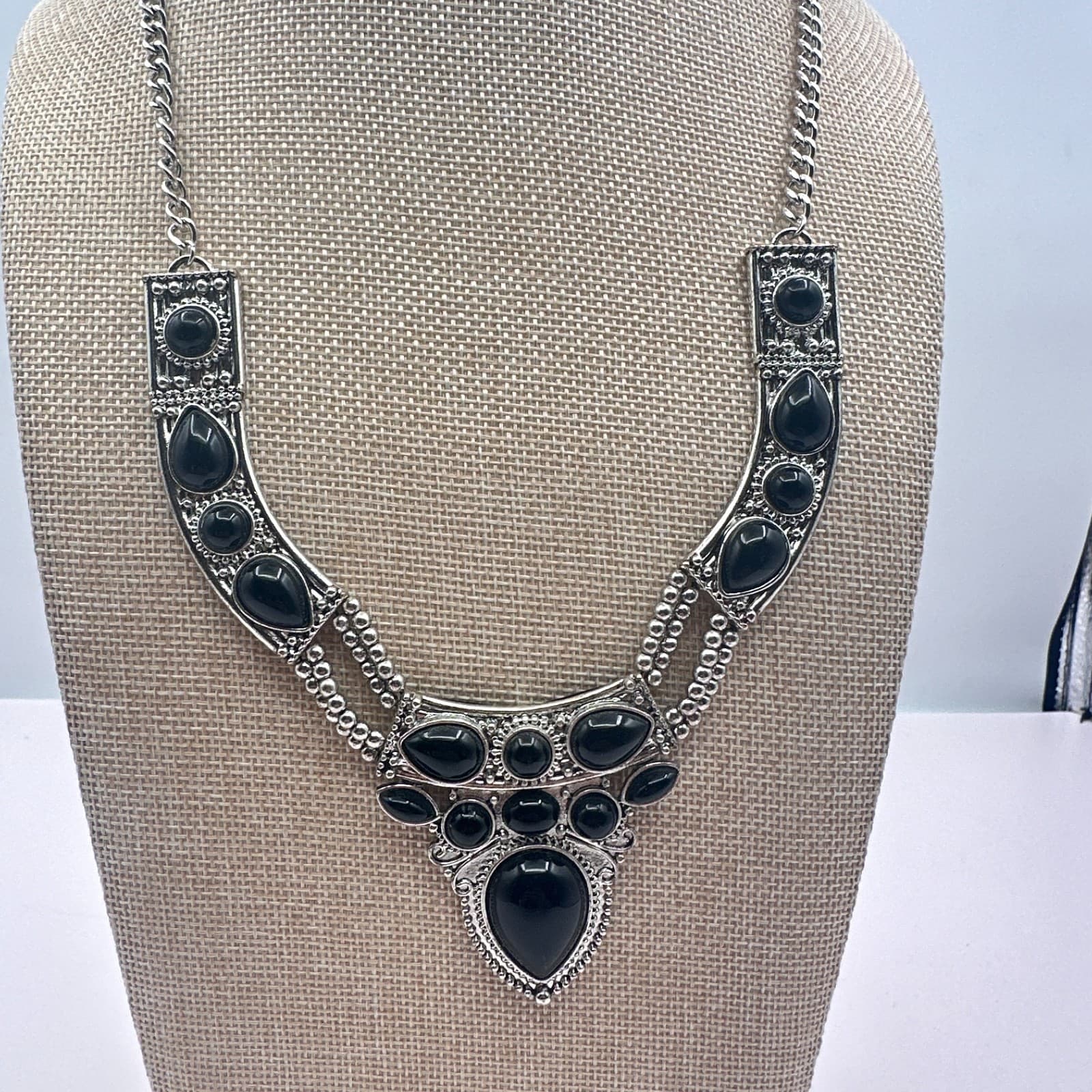 Vintage 80s Black Gemstone Rhinestone Collar Bib Necklace Silver Tone Jewelry - Thumbnail 9