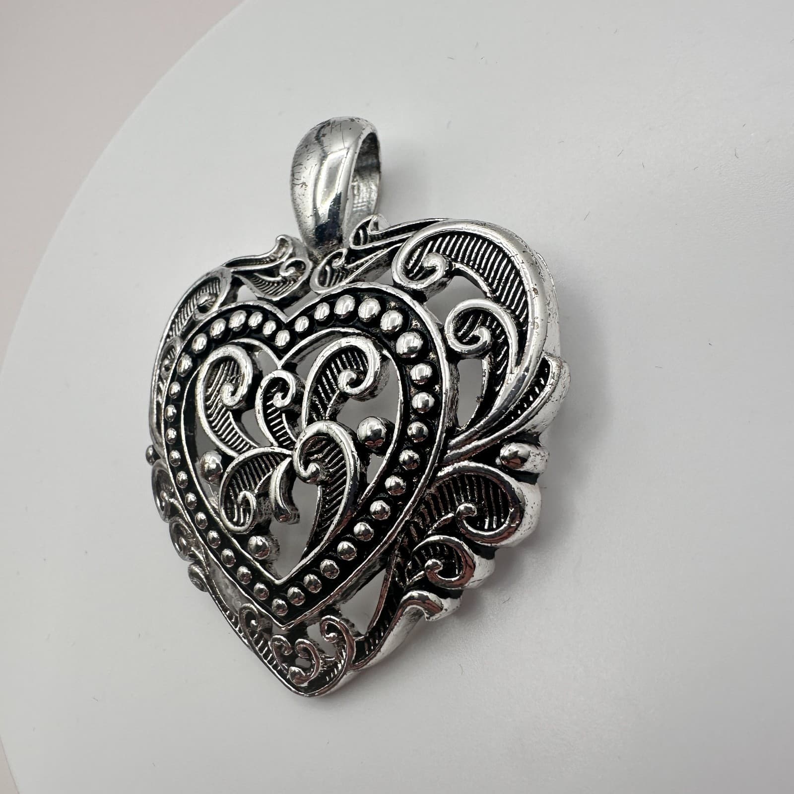 Vintage Y2K Silver Tone Openwork Filigree Heart Pendant Statement Jewelry - Thumbnail 5