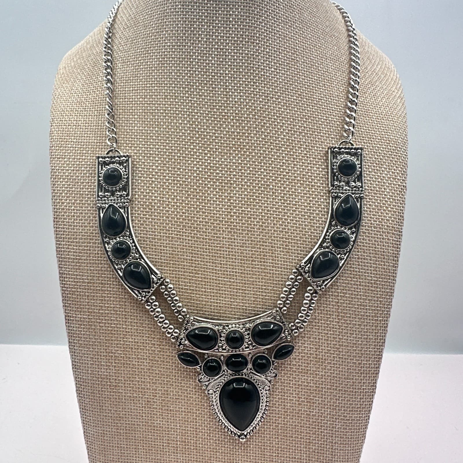 Vintage 80s Black Gemstone Rhinestone Collar Bib Necklace Silver Tone Jewelry - Thumbnail 2