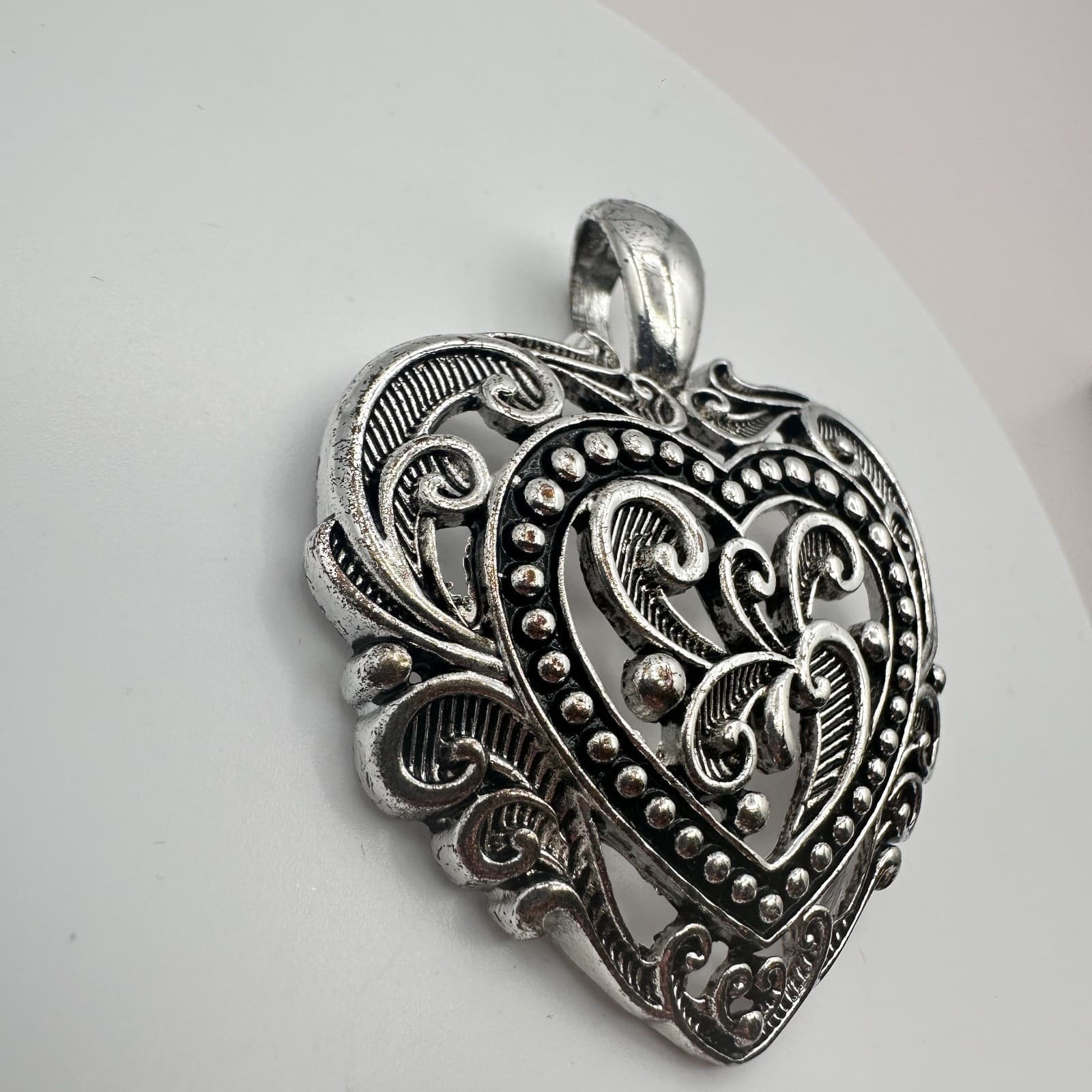 Vintage Y2K Silver Tone Openwork Filigree Heart Pendant Statement Jewelry - Thumbnail 4
