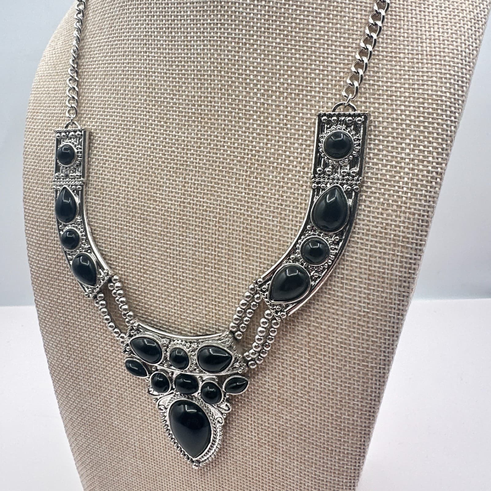 Vintage 80s Black Gemstone Rhinestone Collar Bib Necklace Silver Tone Jewelry - Thumbnail 7