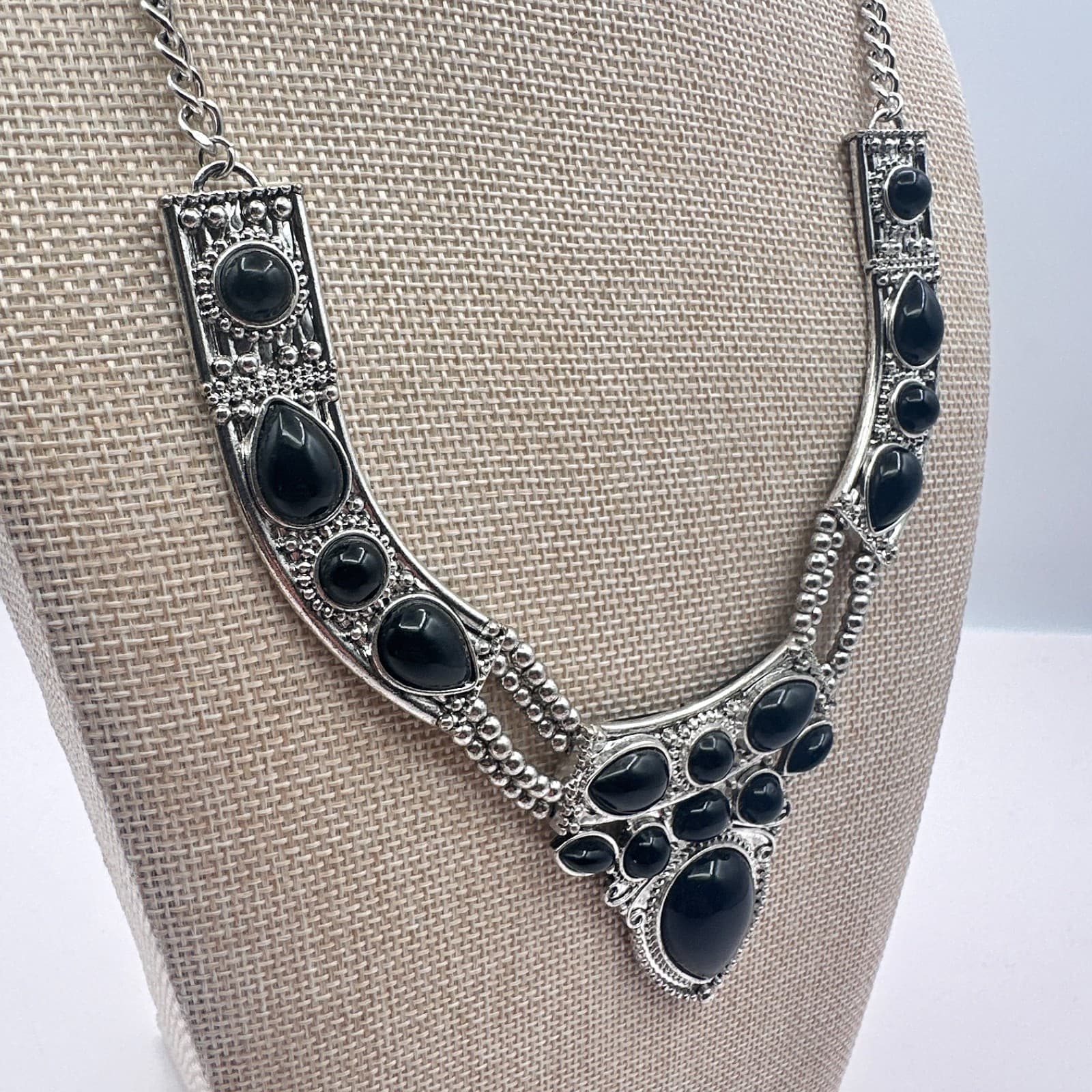 Vintage 80s Black Gemstone Rhinestone Collar Bib Necklace Silver Tone Jewelry - Thumbnail 6