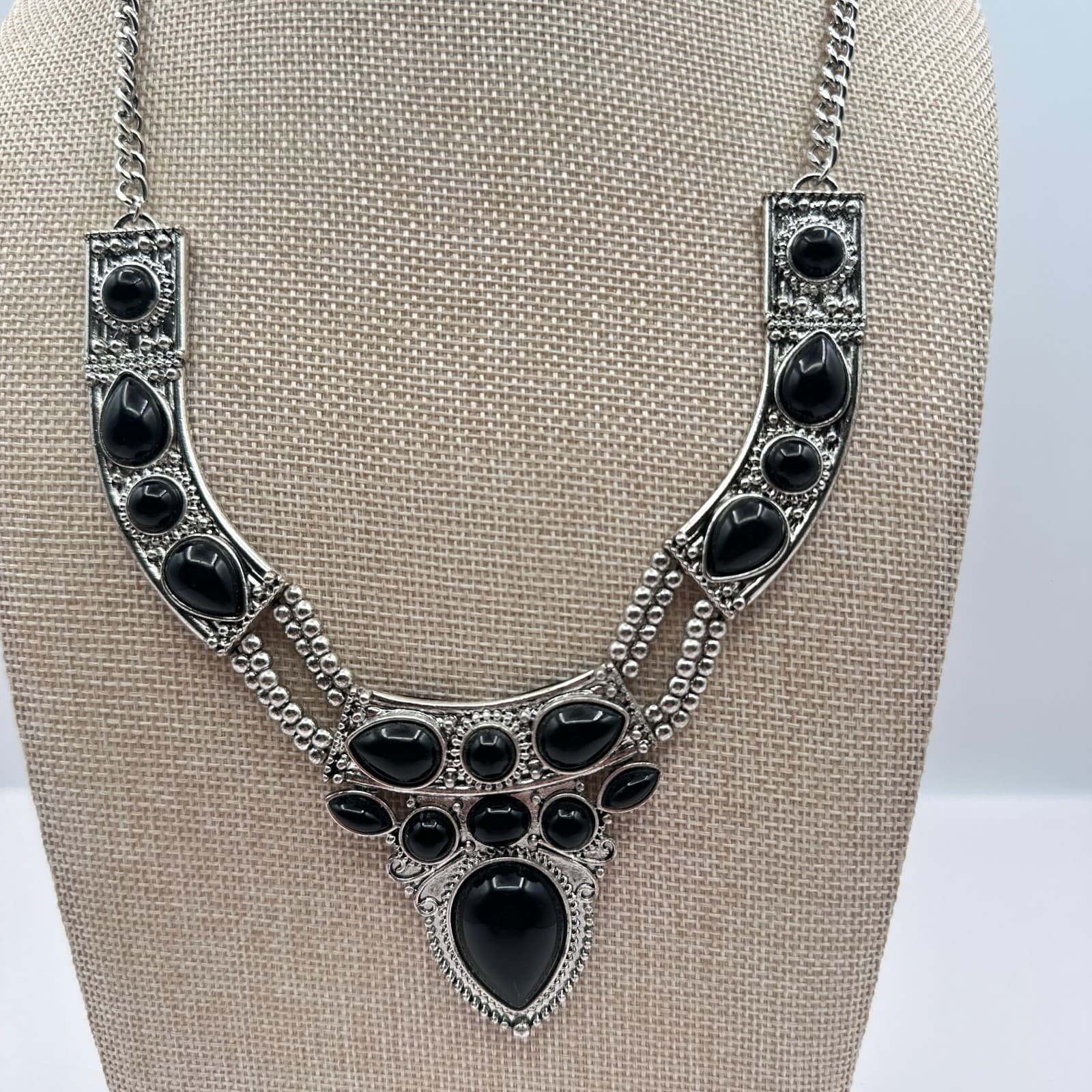 Vintage 80s Black Gemstone Rhinestone Collar Bib Necklace Silver Tone Jewelry - Thumbnail 3