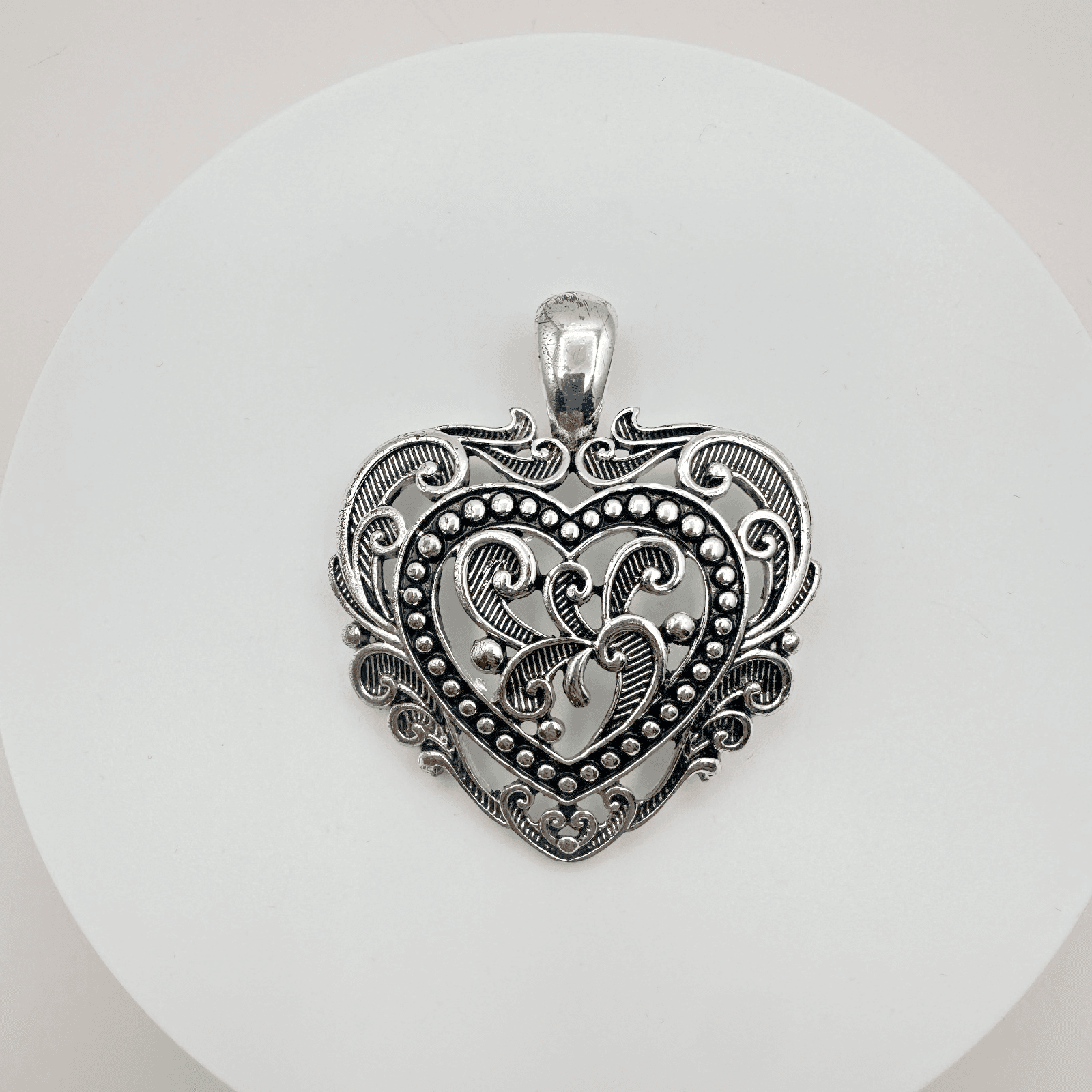 Vintage Y2K Silver Tone Openwork Filigree Heart Pendant Statement Jewelry - Thumbnail 2