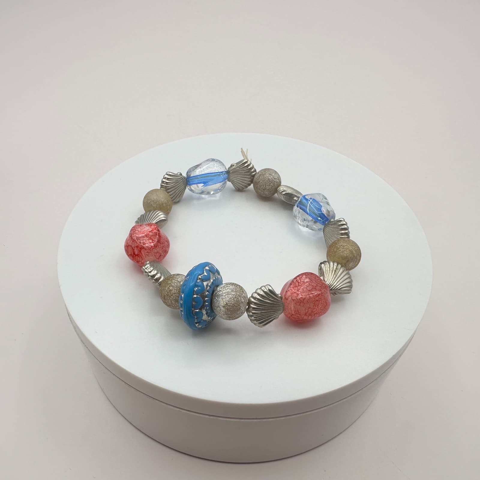 Vintage Y2K Silver Tone Stretch Shell Beaded Bracelet Women's Classic Jewelry - Thumbnail 2