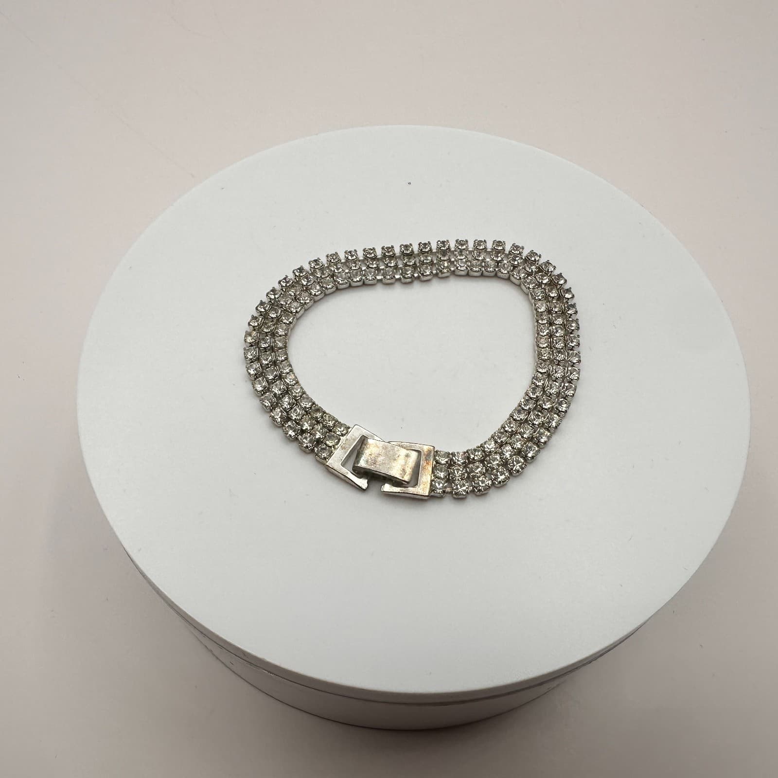 Vintage 50s Mid Century Clear Glass Silver Tone Tennis Bracelet Fashion Jewelry - Thumbnail 6