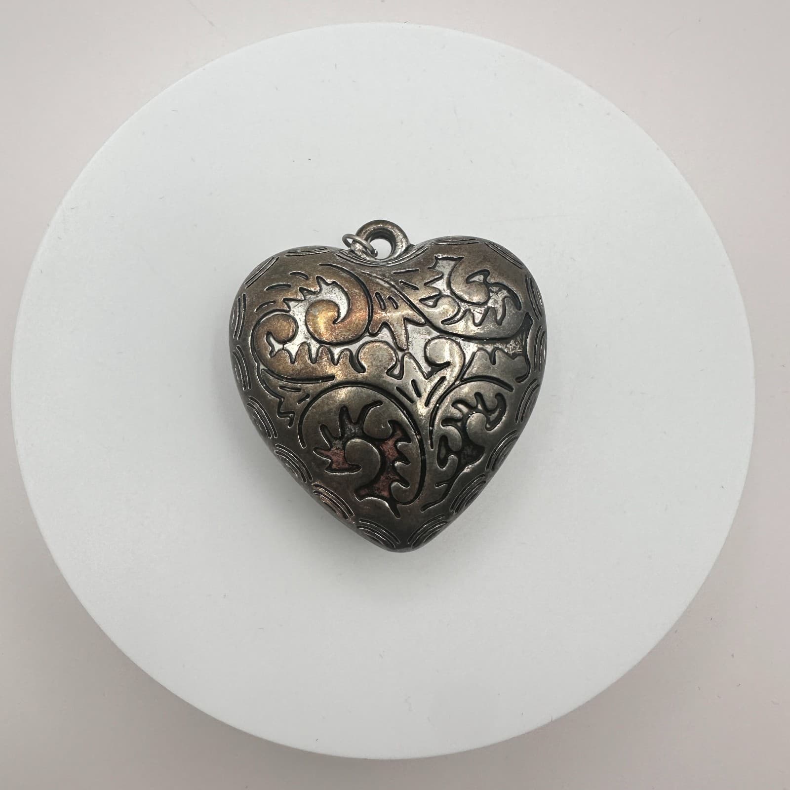 Vintage 80s Puffy Heart SilverTone Pendant Ornate Scroll Filigree Etched Jewelry - Thumbnail 3