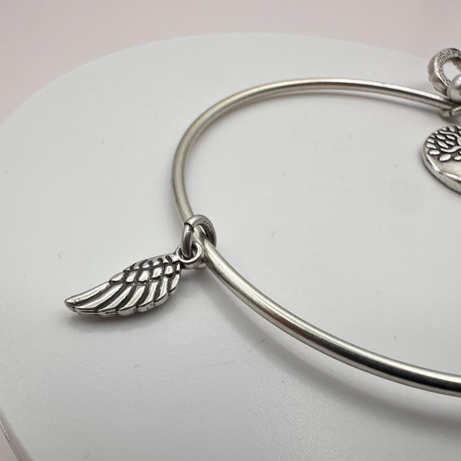 Vintage Y2K Silver Tone Tree of Life Heart Wing Charm Bracelet Women's Jewelry - Thumbnail 3