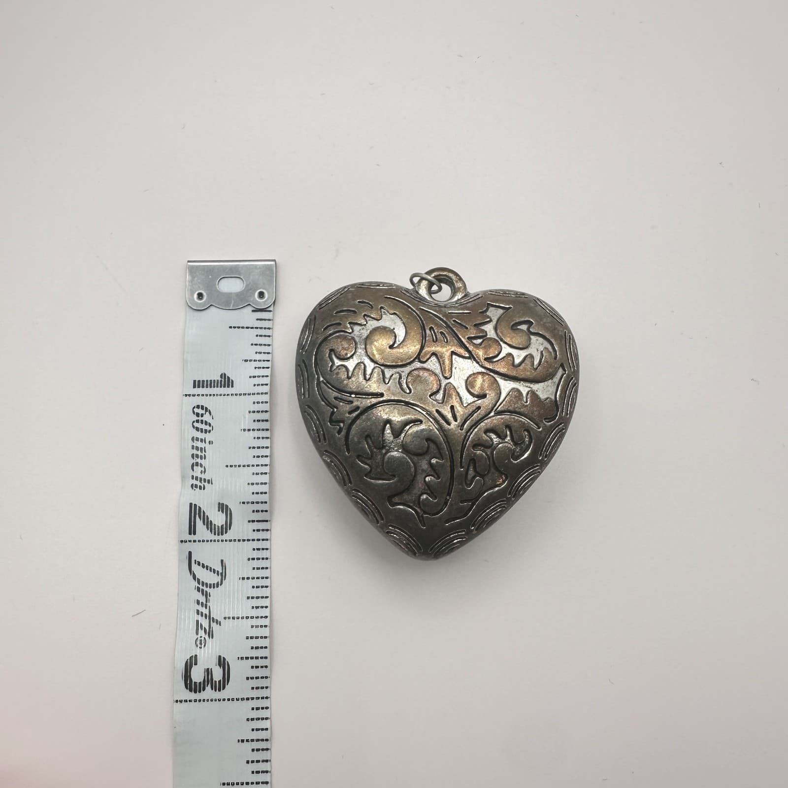 Vintage 80s Puffy Heart SilverTone Pendant Ornate Scroll Filigree Etched Jewelry - Thumbnail 7
