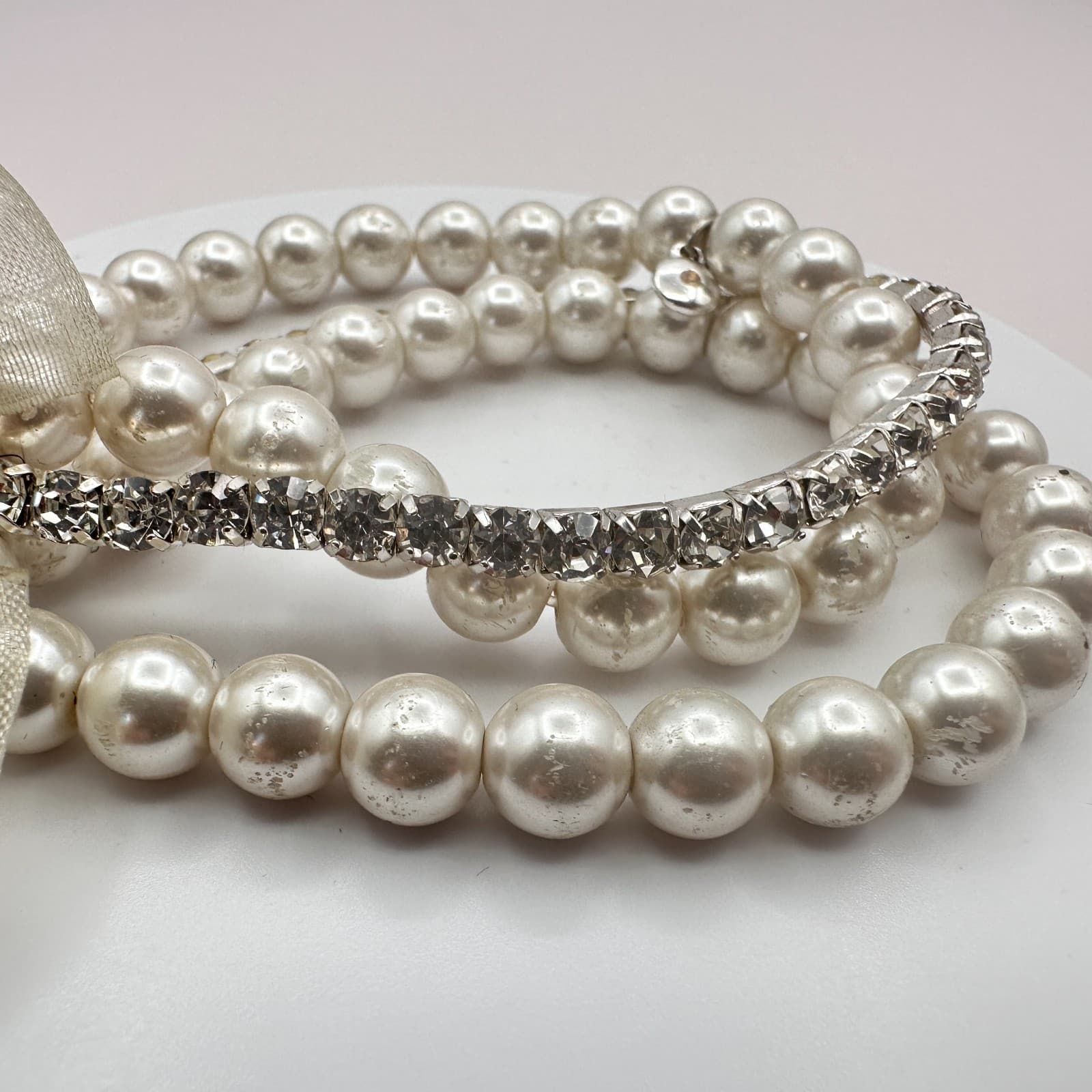 Vintage Y2K Silver Tone Rhinestone Faux Pearl Beaded Ribbon Bracelet Jewelry - Thumbnail 4