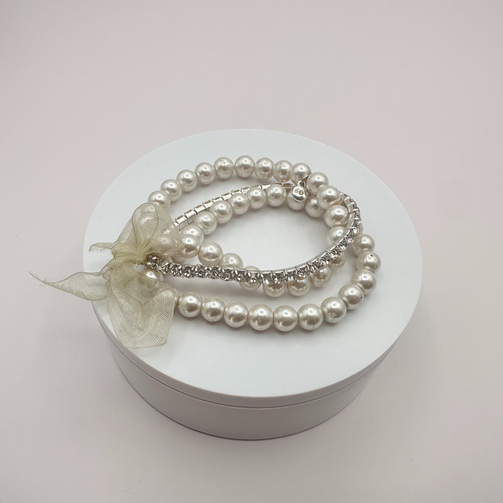 Vintage Y2K Silver Tone Rhinestone Faux Pearl Beaded Ribbon Bracelet Jewelry - Thumbnail 6