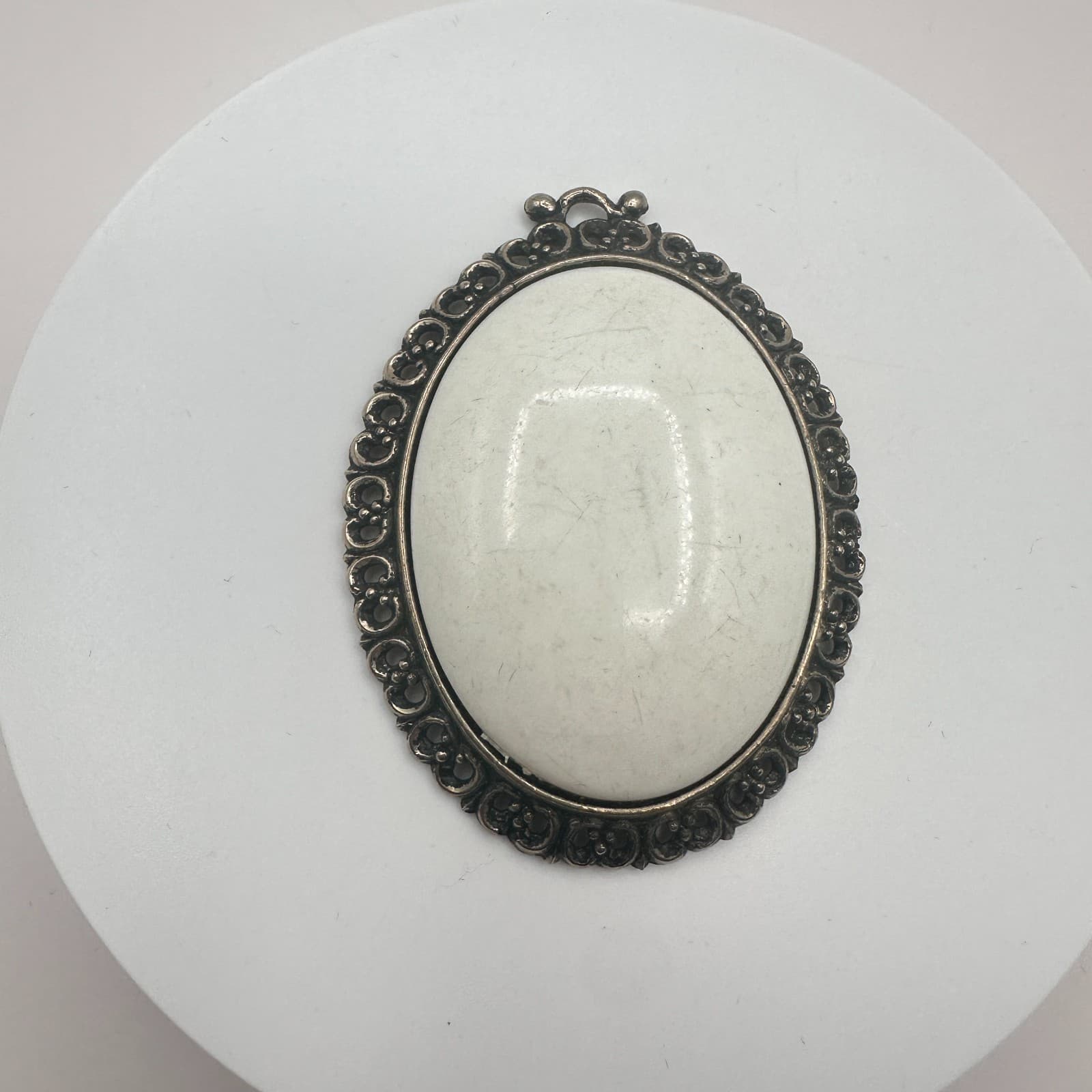 Vintage Y2K Silver Tone Cabochon White Oval Pendant Women's Classic Jewelry - Thumbnail 2