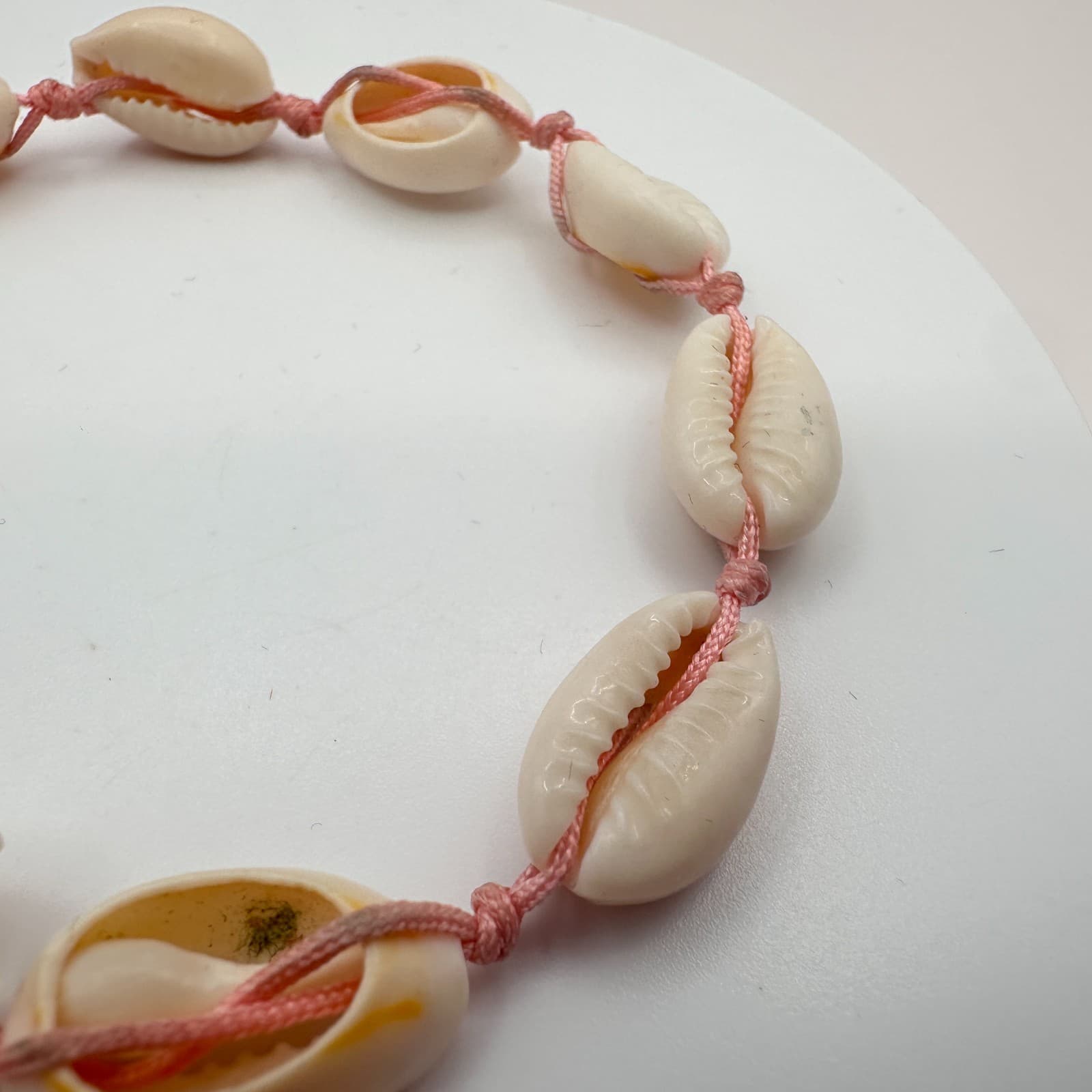 Vintage Y2K Pink Cord Cream Cowrie Shell Knotted Bracelet Nautical Jewelry - Thumbnail 3
