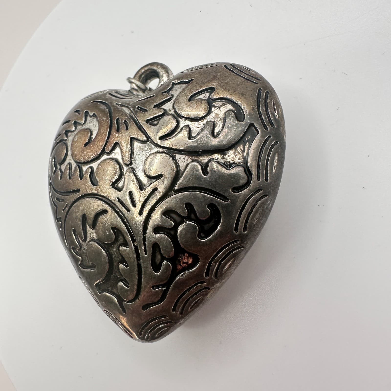 Vintage 80s Puffy Heart SilverTone Pendant Ornate Scroll Filigree Etched Jewelry - Thumbnail 5