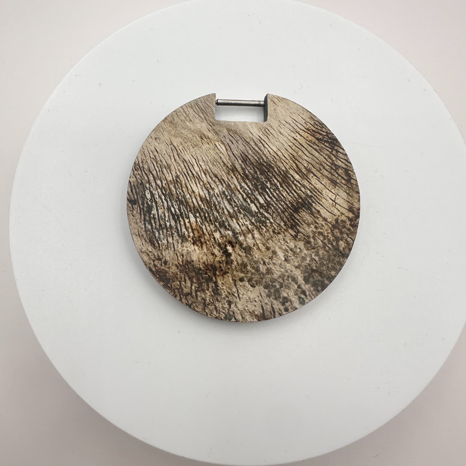 Vintage 90s Natural Petrified Wood Disc Pendant Organic Classic Fashion Jewelry - Thumbnail 3