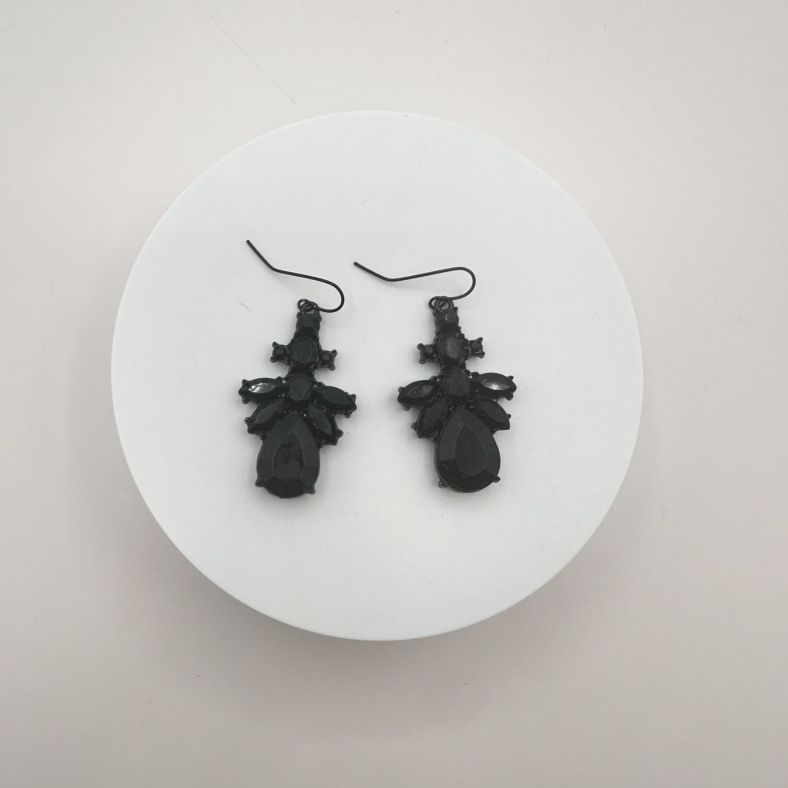 Vintage 90s Black Glass Stone Cluster Chandelier Earrings Statement Jewelry - Thumbnail 2