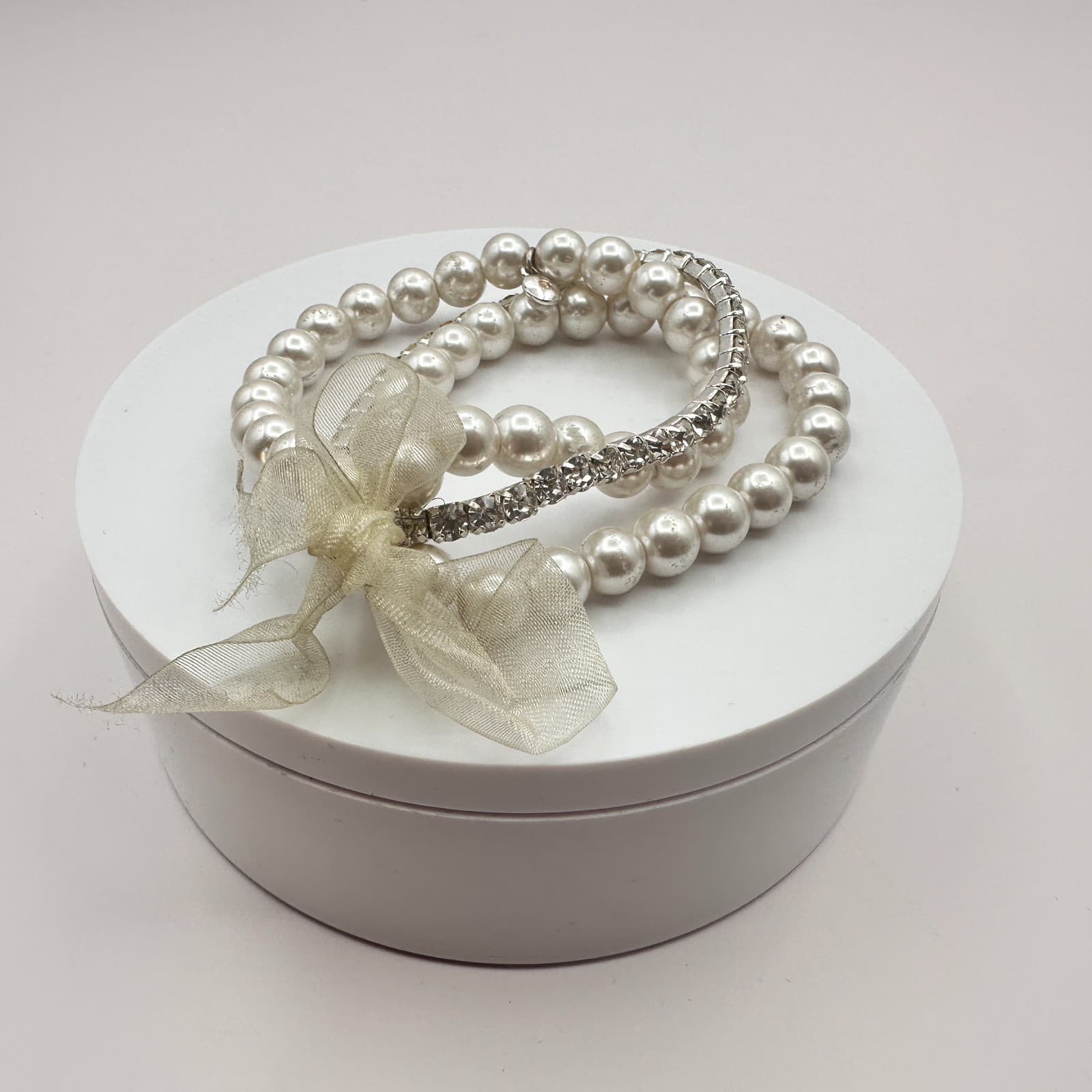 Vintage Y2K Silver Tone Rhinestone Faux Pearl Beaded Ribbon Bracelet Jewelry - Thumbnail 2