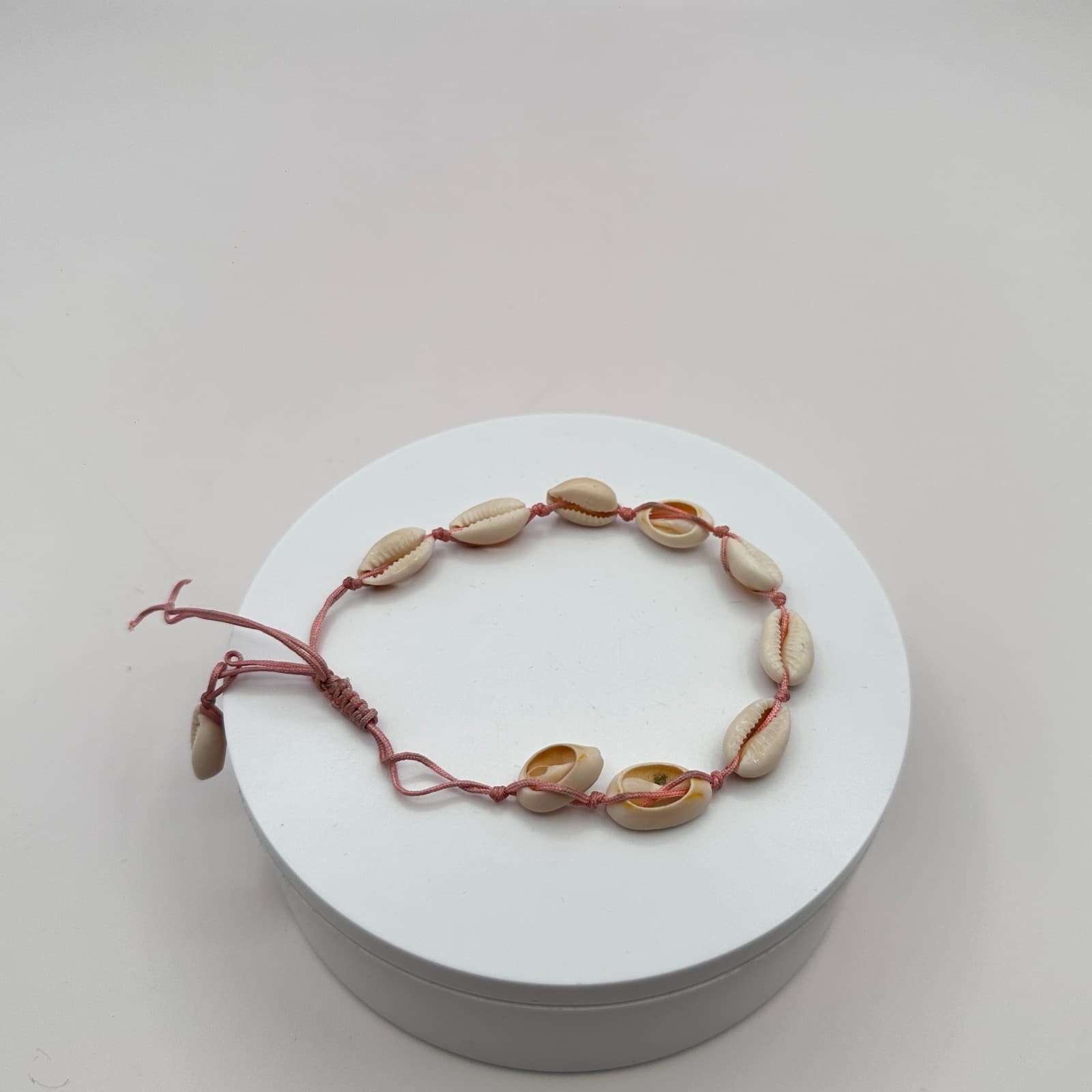 Vintage Y2K Pink Cord Cream Cowrie Shell Knotted Bracelet Nautical Jewelry - Thumbnail 7