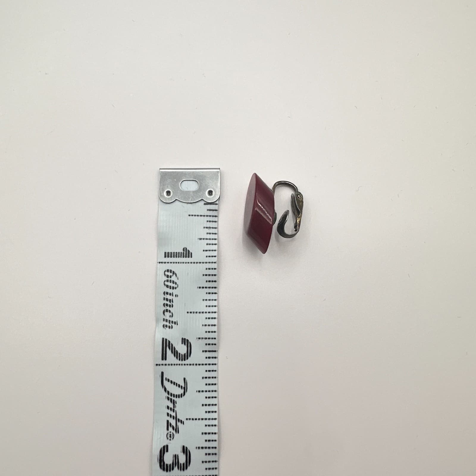 Vintage 60s Gold Tone Oval Maroon Earrings Retro Women's Classic Fashion Jewelry - Thumbnail 7