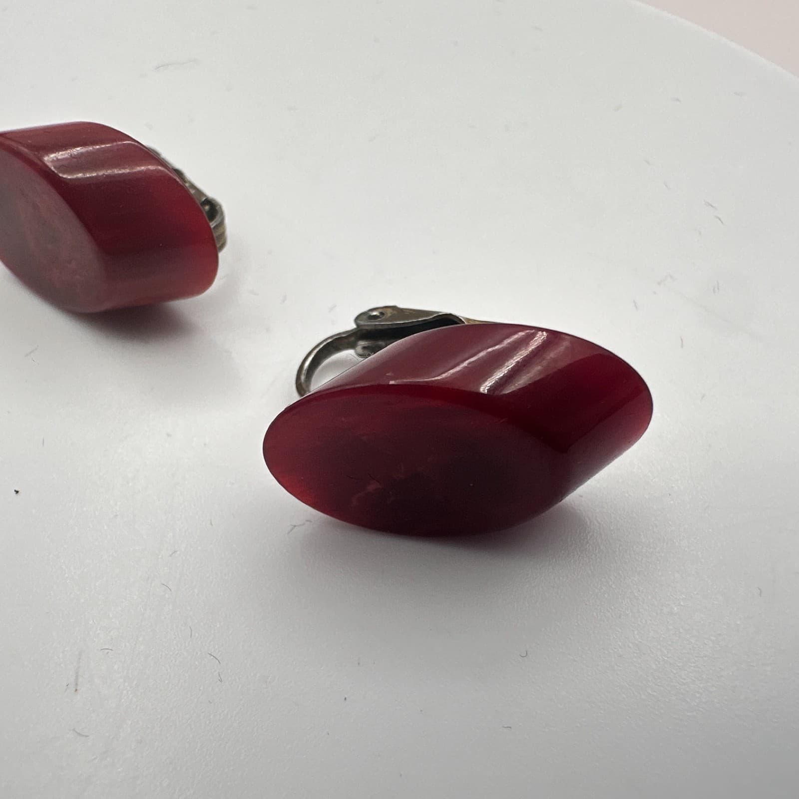Vintage 60s Gold Tone Oval Maroon Earrings Retro Women's Classic Fashion Jewelry - Thumbnail 4
