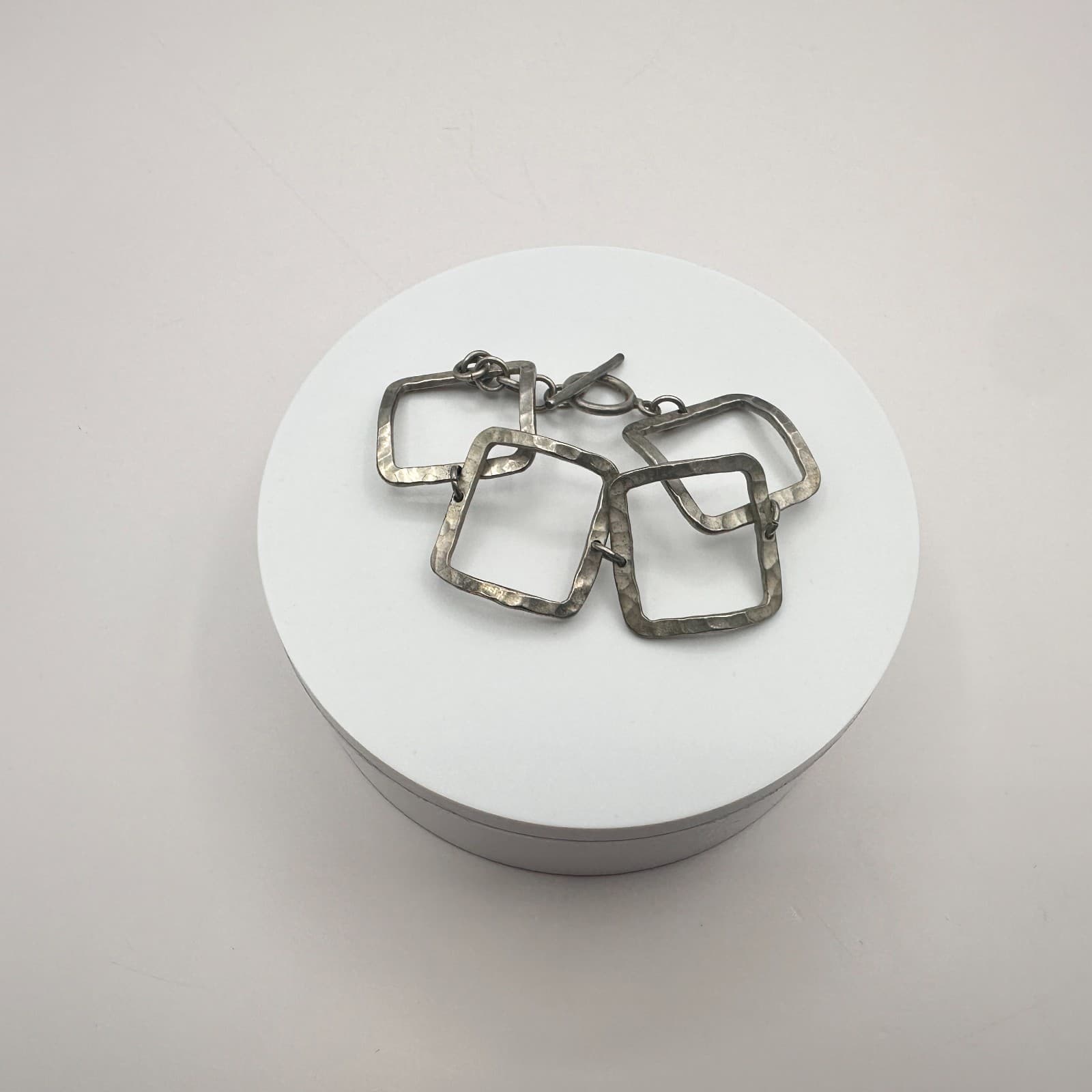 Vintage 90s Silver Tone Hammered Square Link Bracelet Retro Boho Fashion Jewelry - Thumbnail 2