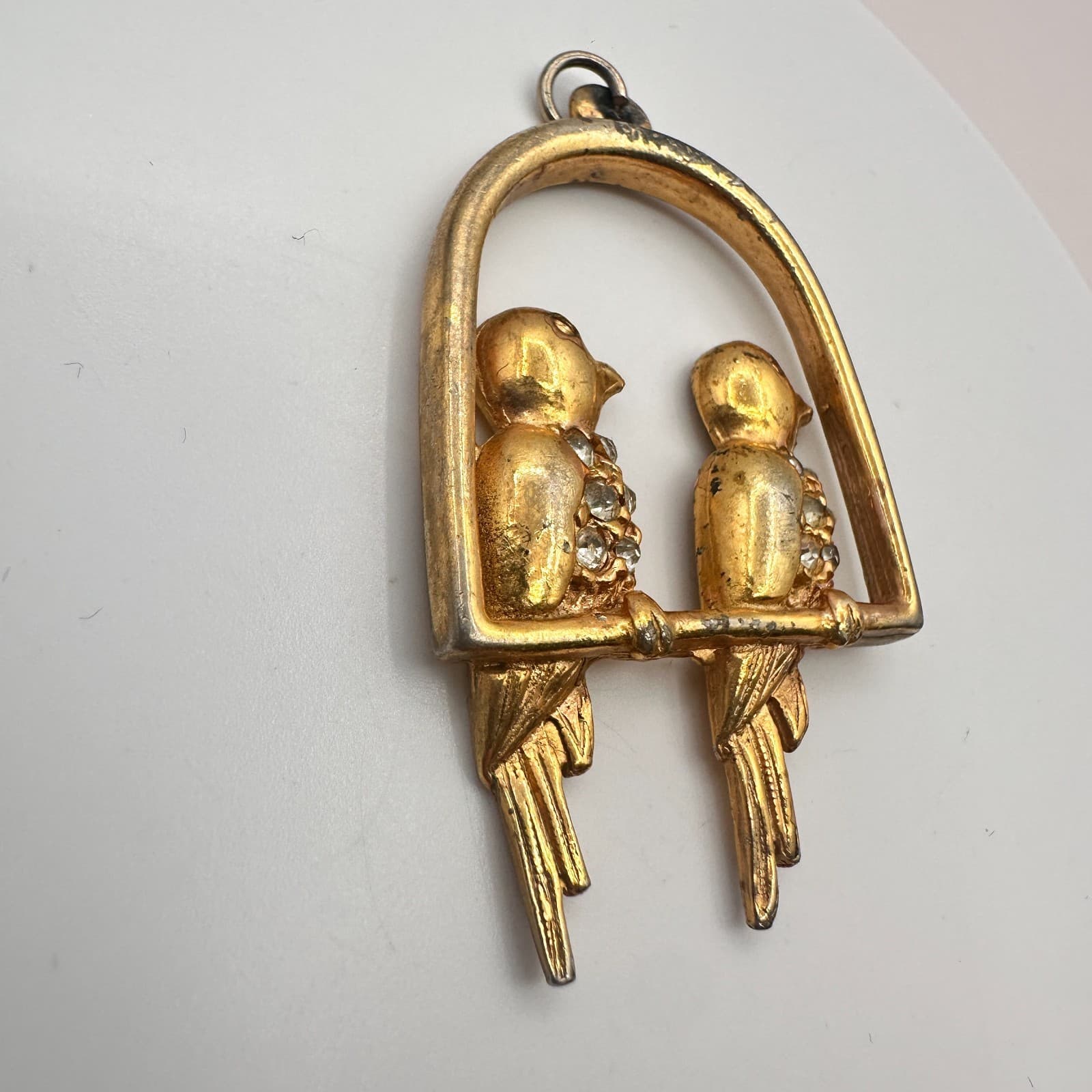 Vintage 80s Gold Tone Love Birds on Perch Pendant Glass Accents Animal Jewelry - Thumbnail 4