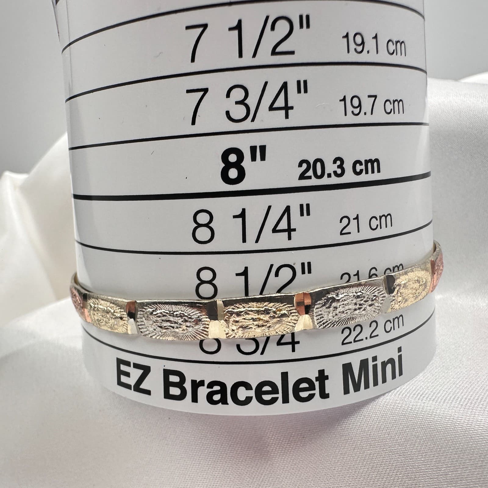 VTG Y2K Religious Virgin Mary Textured Bangle Women's Classic Fashion Jewelry - Thumbnail 10