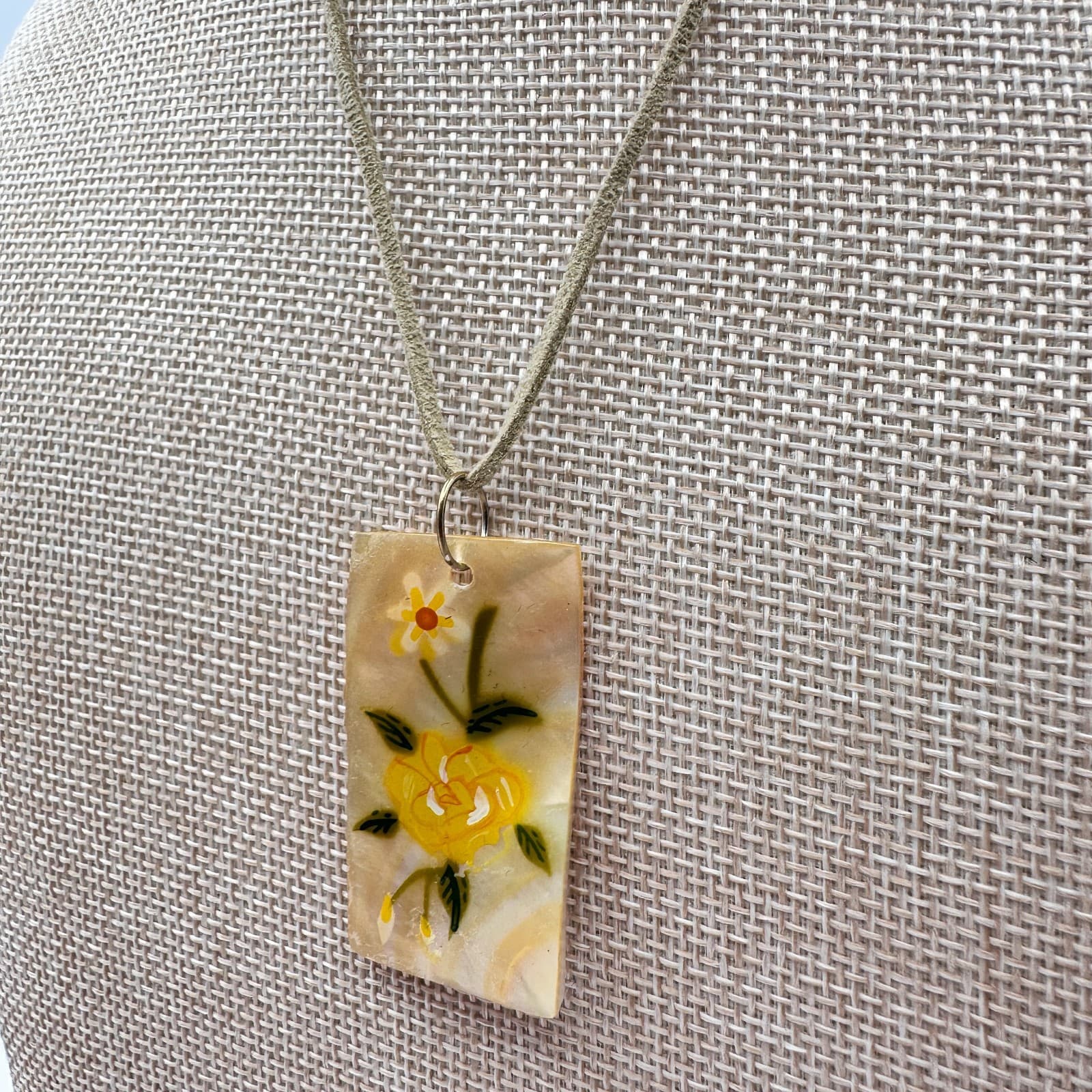 Vintage 90s Mother of Pearl Shell Hand Painted Yellow Rose Pendant Cord Necklace - Thumbnail 5