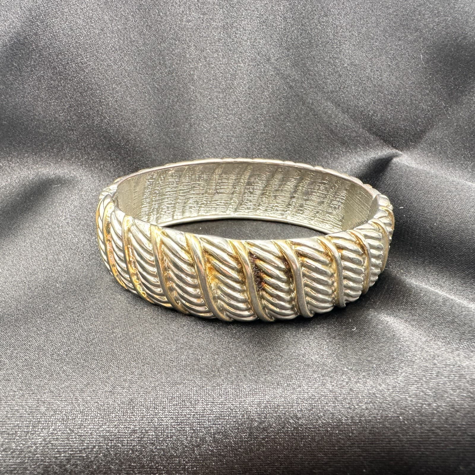 Vintage 80s Silver Tone Twisted Cable Bangle Bracelet Chunky Fashion Jewelry - Thumbnail 5
