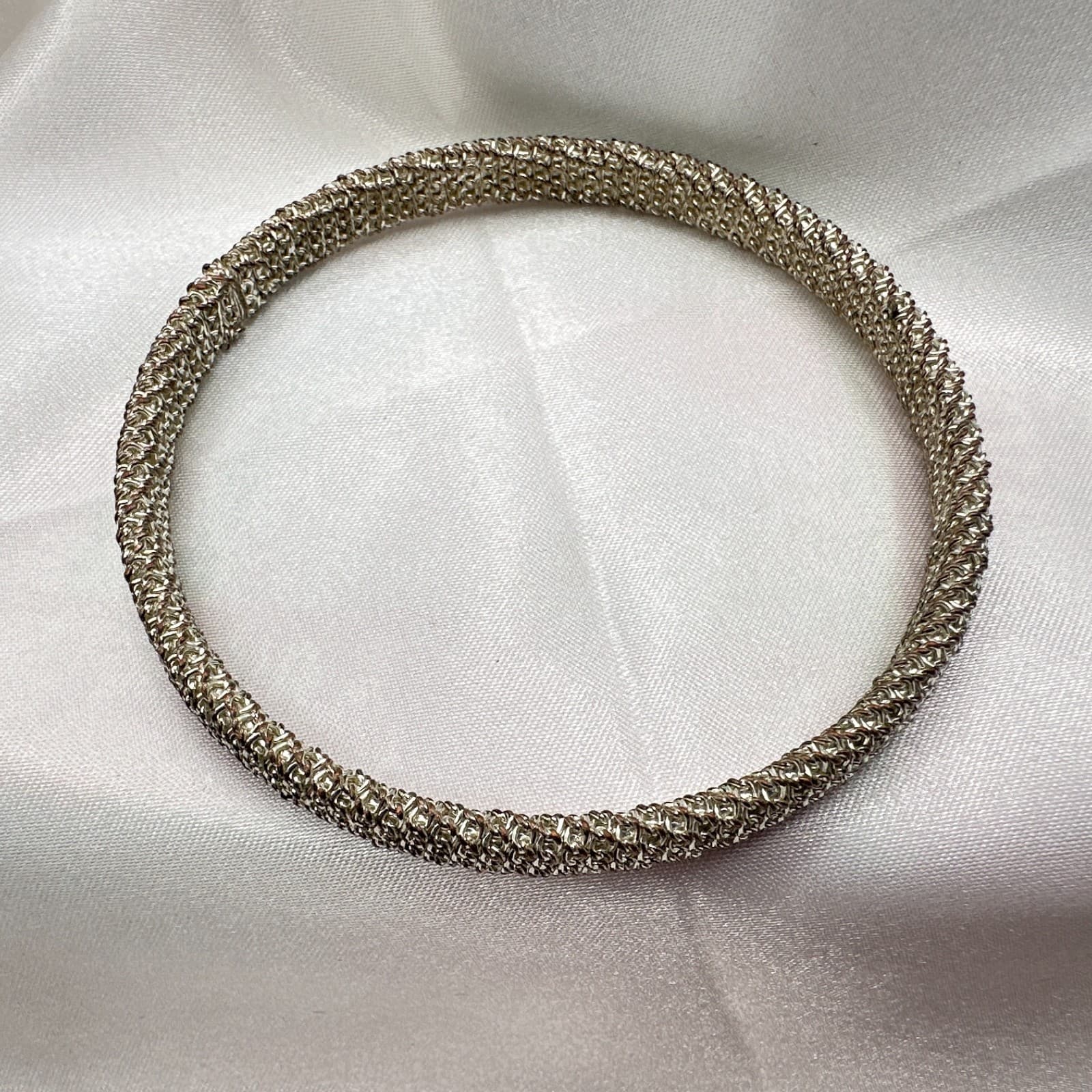 Vintage 80s Silver Tone Filigree Mesh Bangle Texture Articulate Bracelet Jewelry - Thumbnail 2