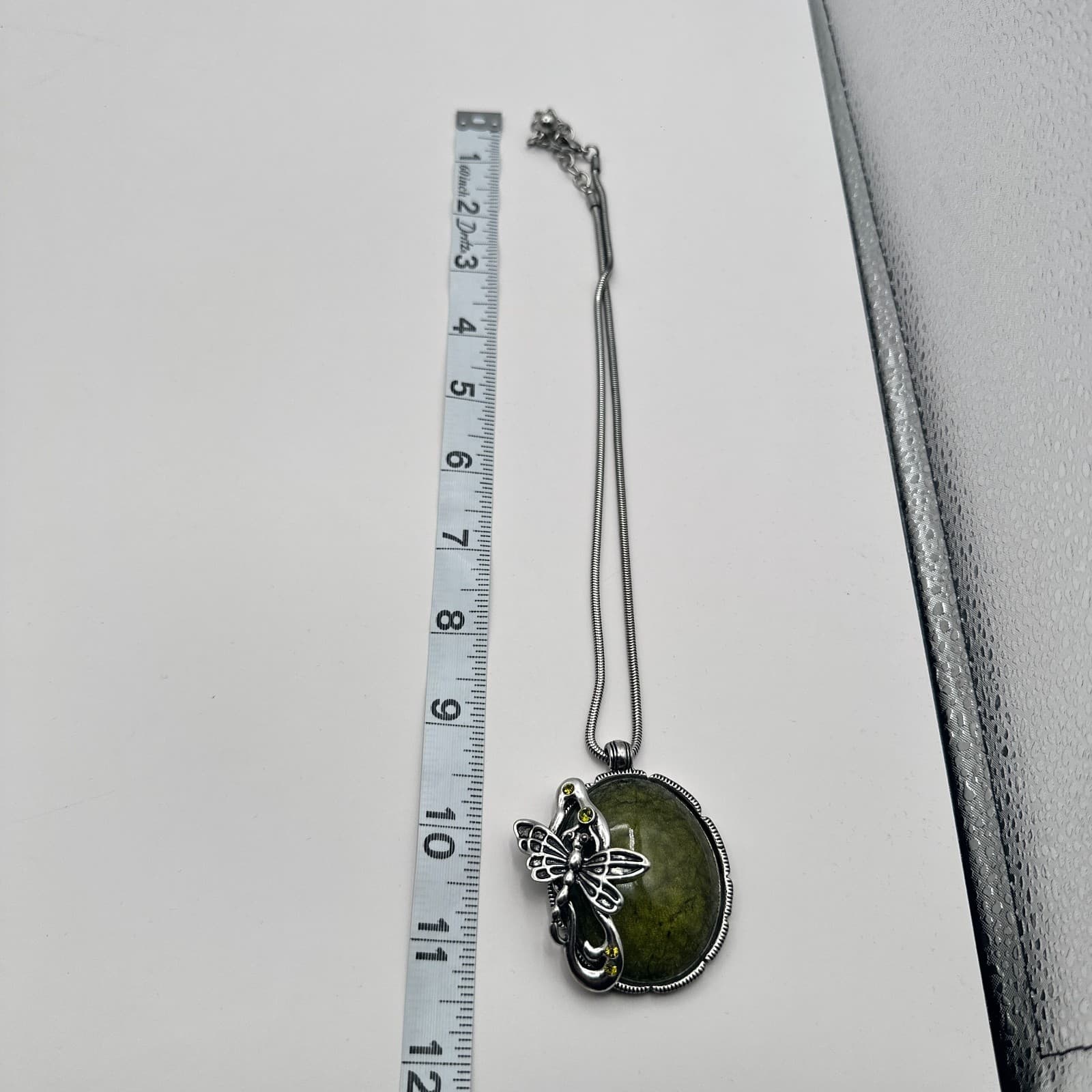 Vintage 90s Silver Tone Dragonfly Pendant Necklace Green Glass Boho Jewelry - Thumbnail 9