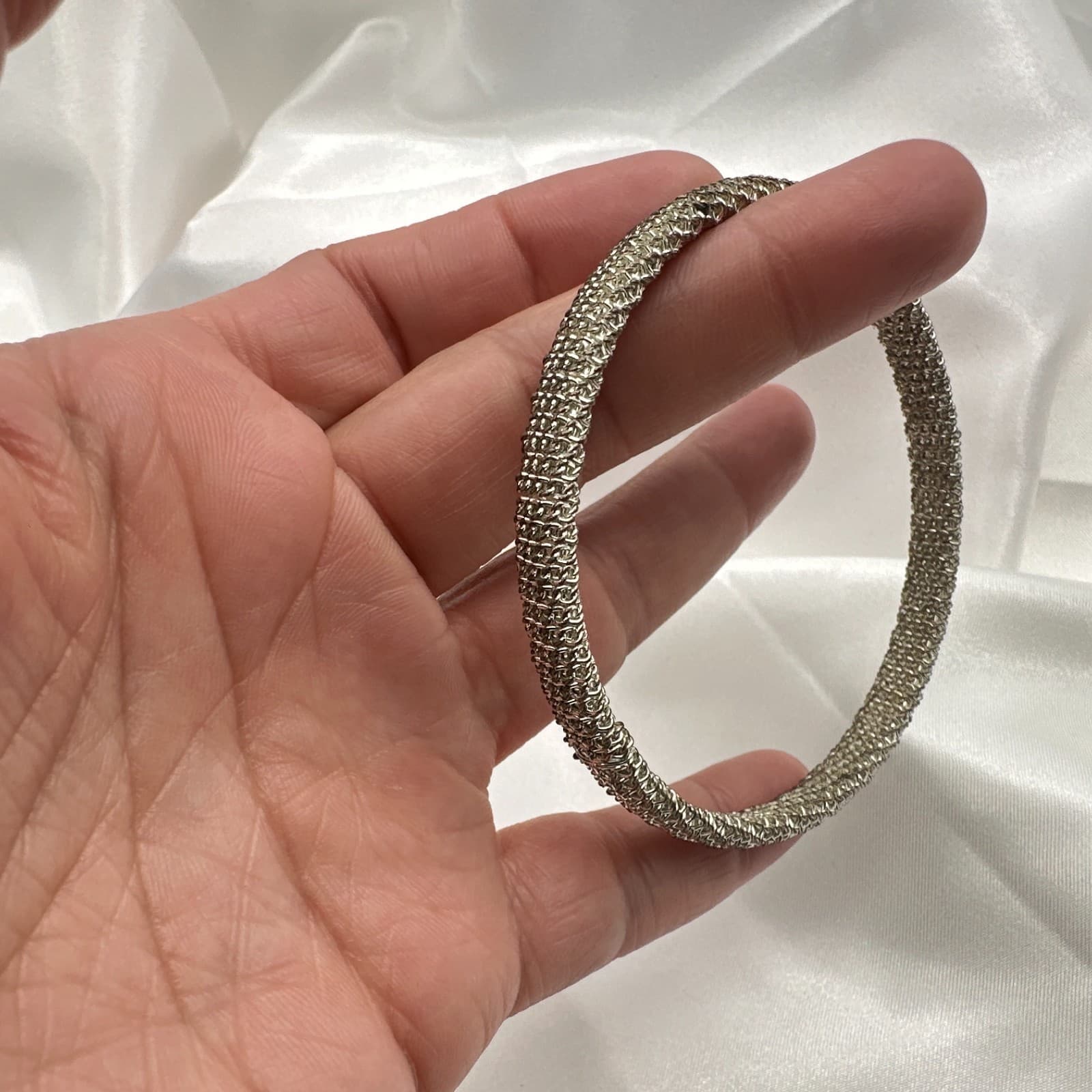 Vintage 80s Silver Tone Filigree Mesh Bangle Texture Articulate Bracelet Jewelry - Thumbnail 7