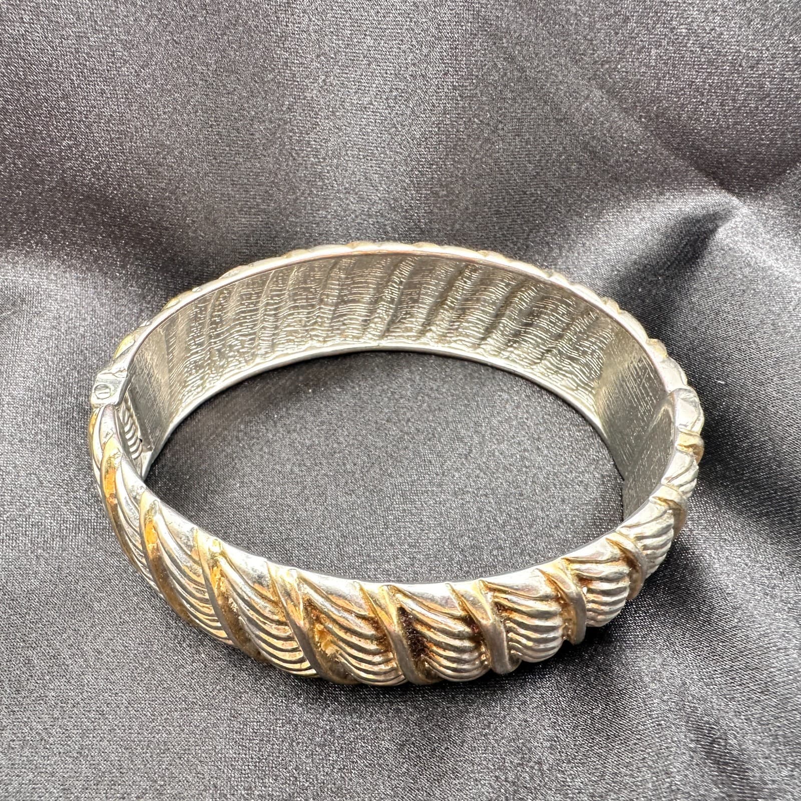 Vintage 80s Silver Tone Twisted Cable Bangle Bracelet Chunky Fashion Jewelry - Thumbnail 6