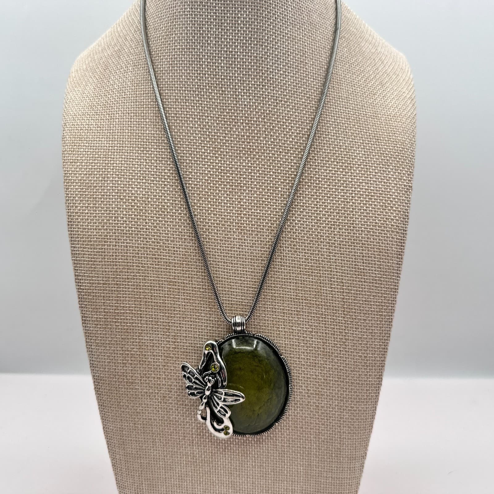 Vintage 90s Silver Tone Dragonfly Pendant Necklace Green Glass Boho Jewelry - Thumbnail 7