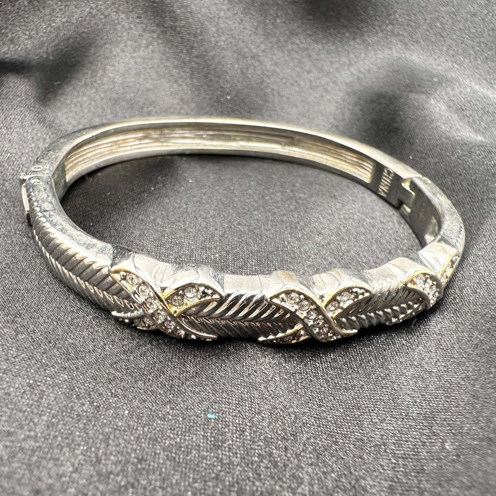 Vintage 90s Silver Tone Leaf Bangle Bracelet Glass Accents Boho Fashion Jewelry - Thumbnail 8