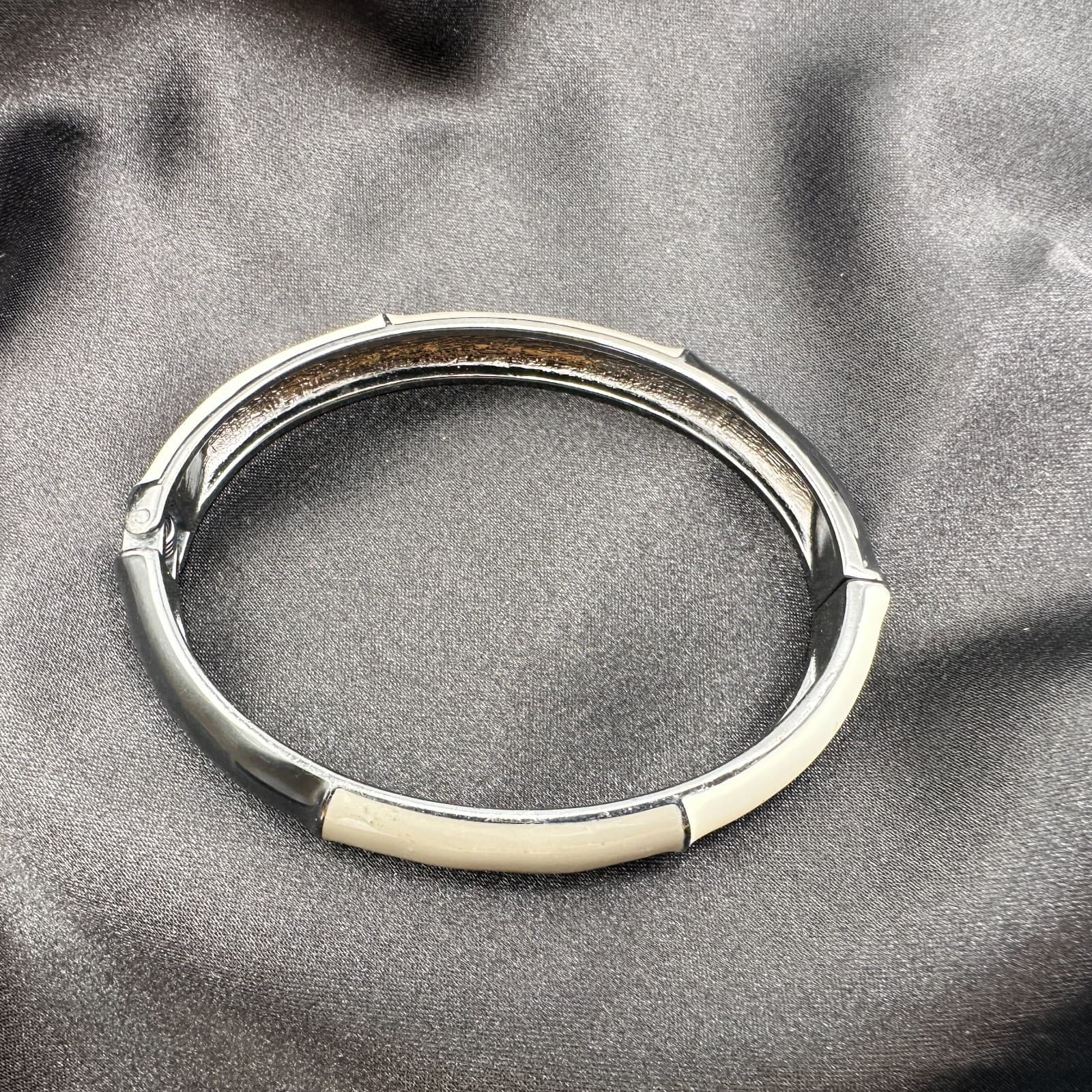 Vintage 90s Enamel Bangle Bracelet Hinge Geometric Fashion Women's Jewelry - Thumbnail 7