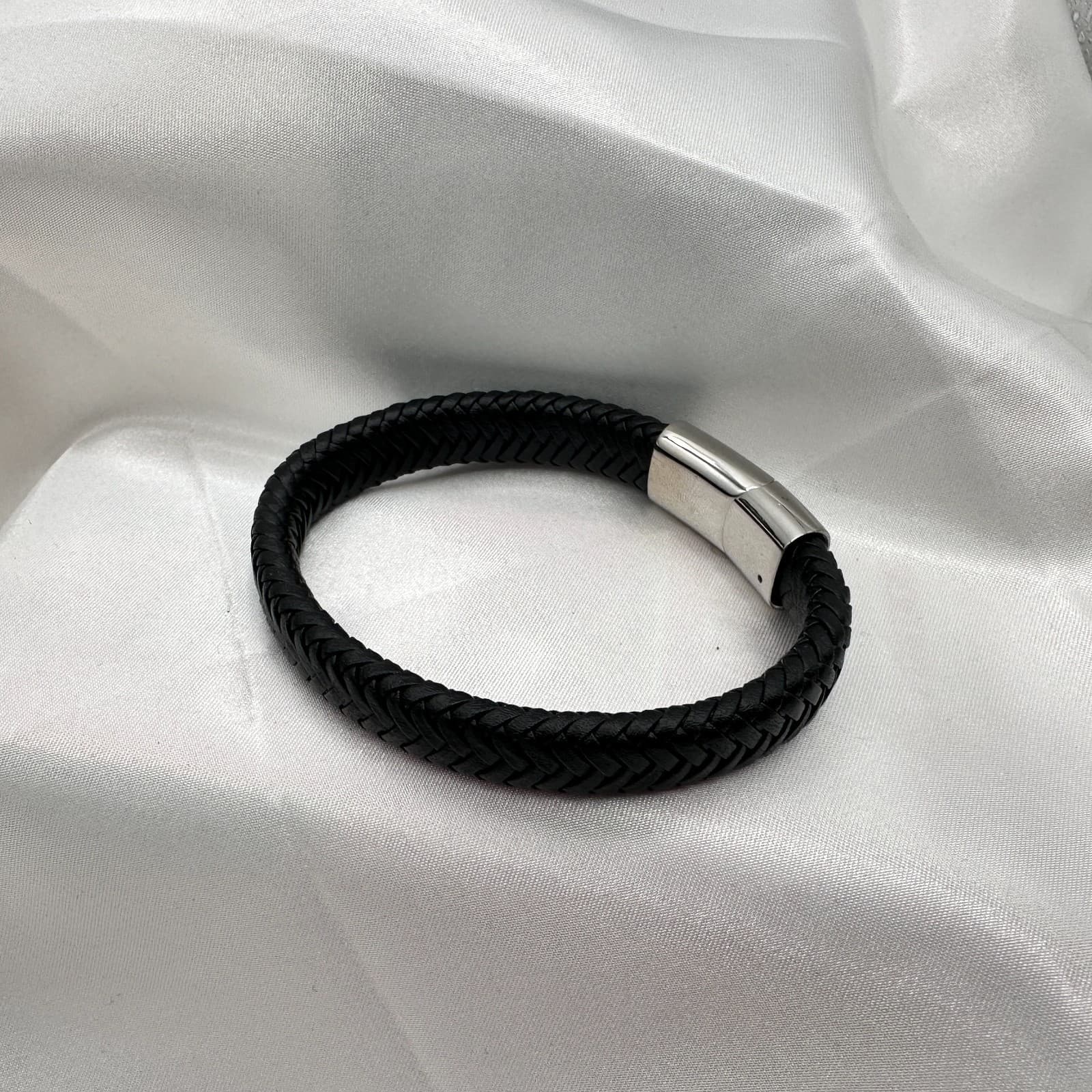 Vintage 90s Silver Tone Braided Black Leather Bracelet Unisex Classic Jewelry - Thumbnail 5