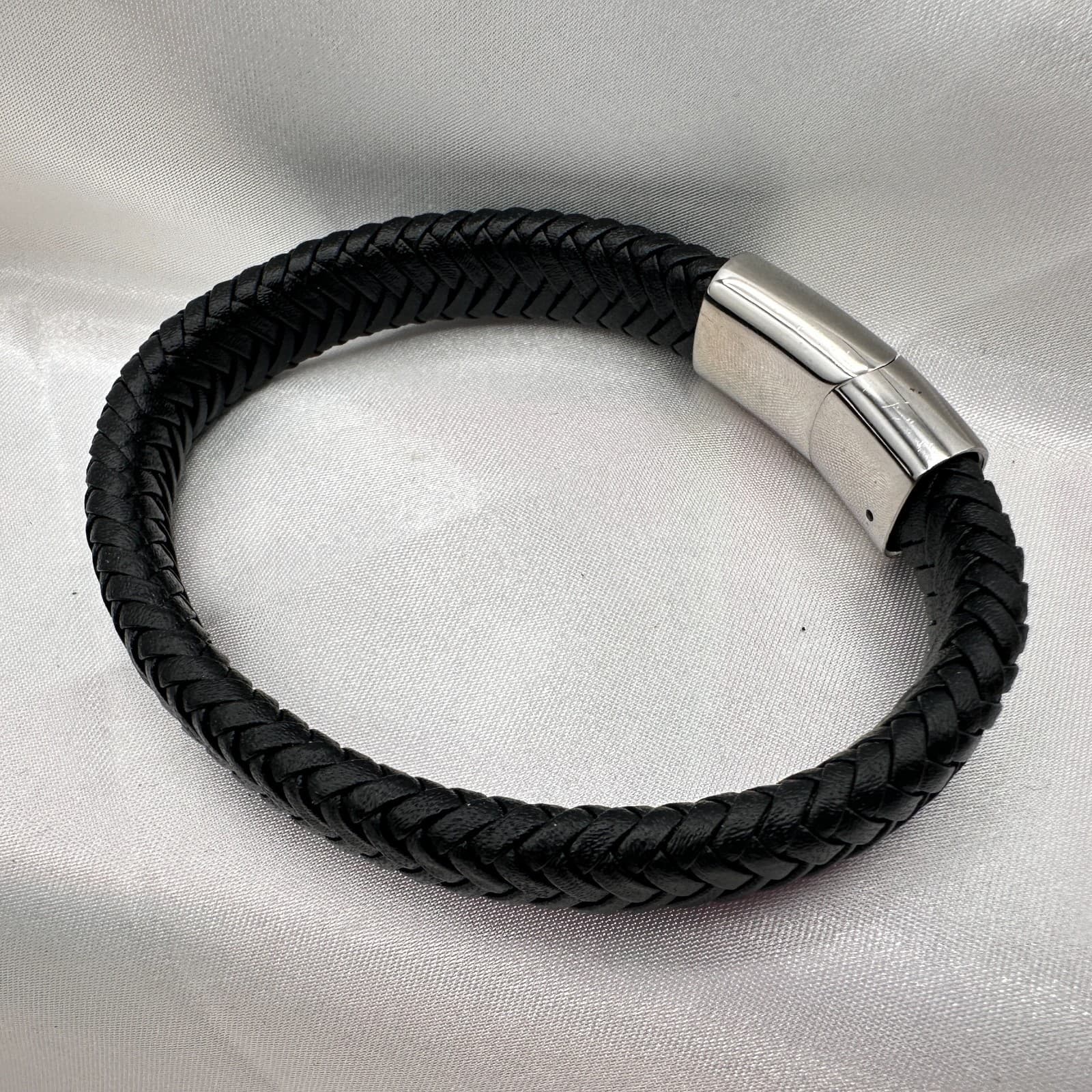 Vintage 90s Silver Tone Braided Black Leather Bracelet Unisex Classic Jewelry - Thumbnail 2