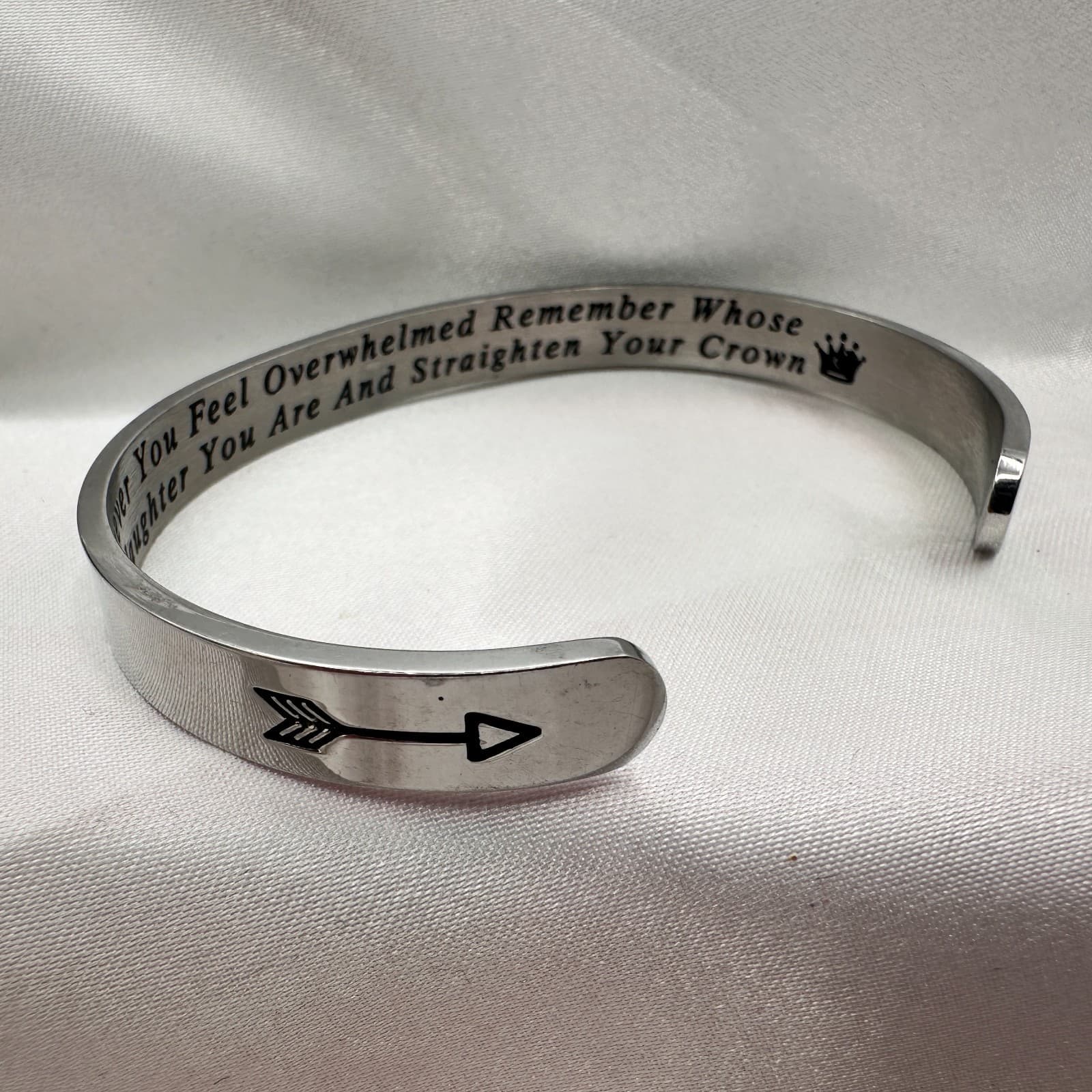 Vintage Y2K Silver Tone Straighten Your Crown Arrow Open Cuff Bracelet Jewelry - Thumbnail 2