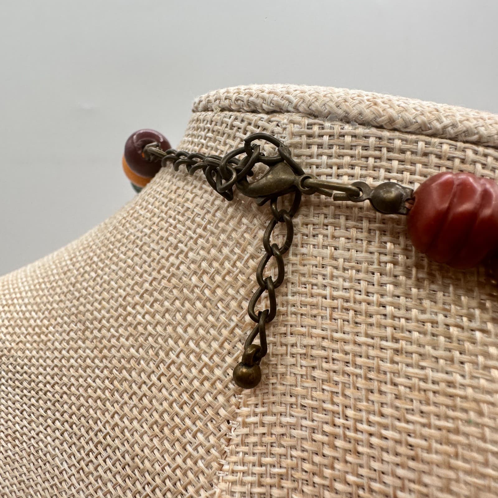 Vintage 80s Eclectic Chunky Resin Bead Necklace Bronze Lobster Clasp Jewelry - Thumbnail 9
