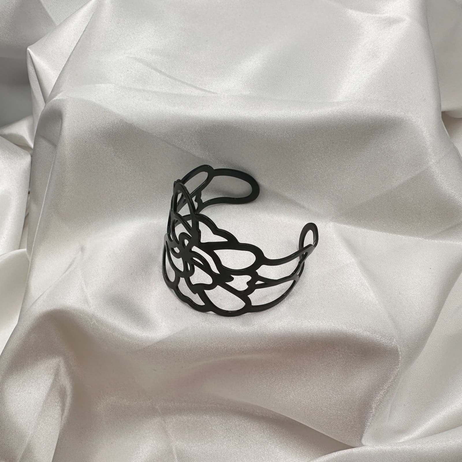 Vintage Y2K Black Floral Filigree Cut-Out Cuff Bracelet Classic Jewelry - Thumbnail 6