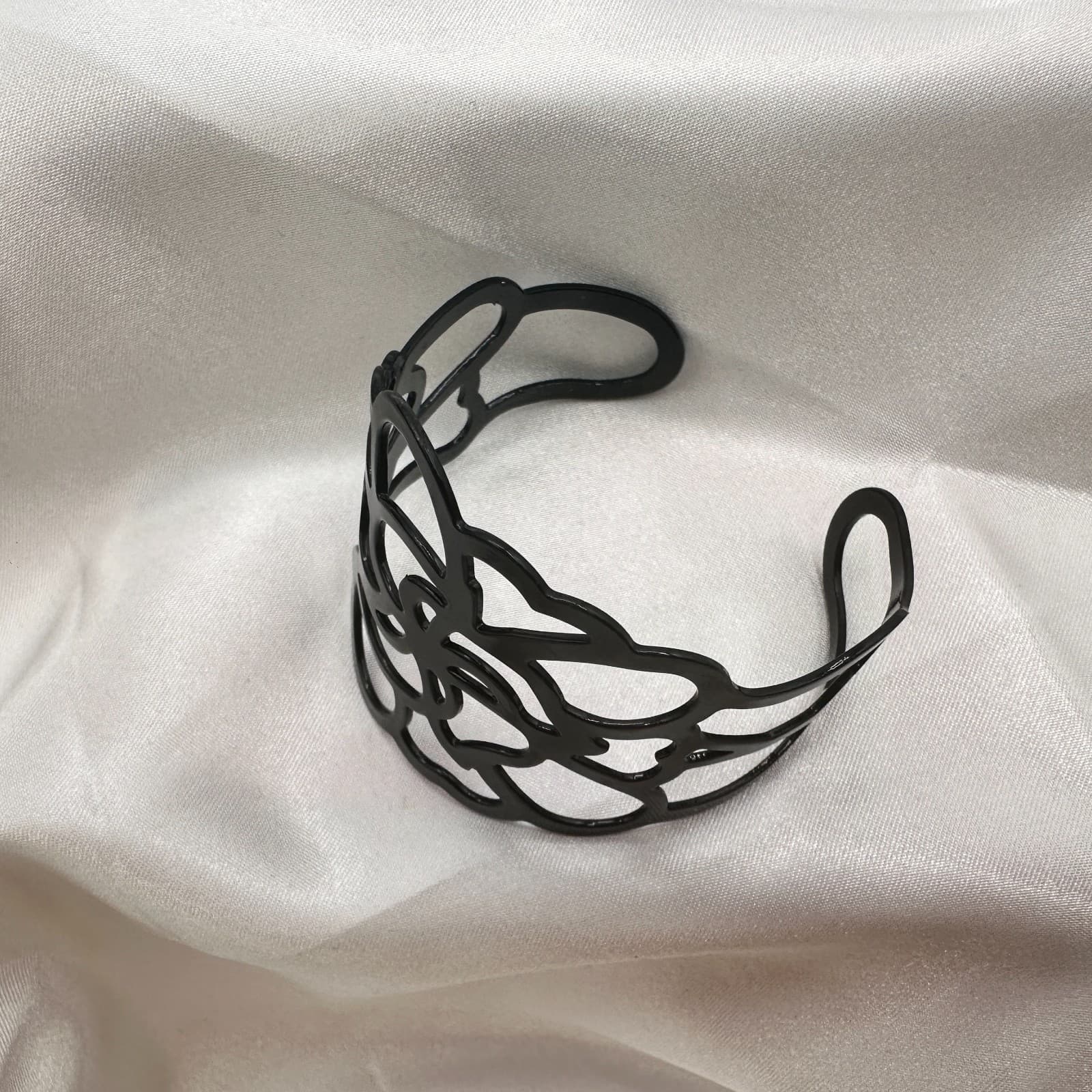 Vintage Y2K Black Floral Filigree Cut-Out Cuff Bracelet Classic Jewelry - Thumbnail 5