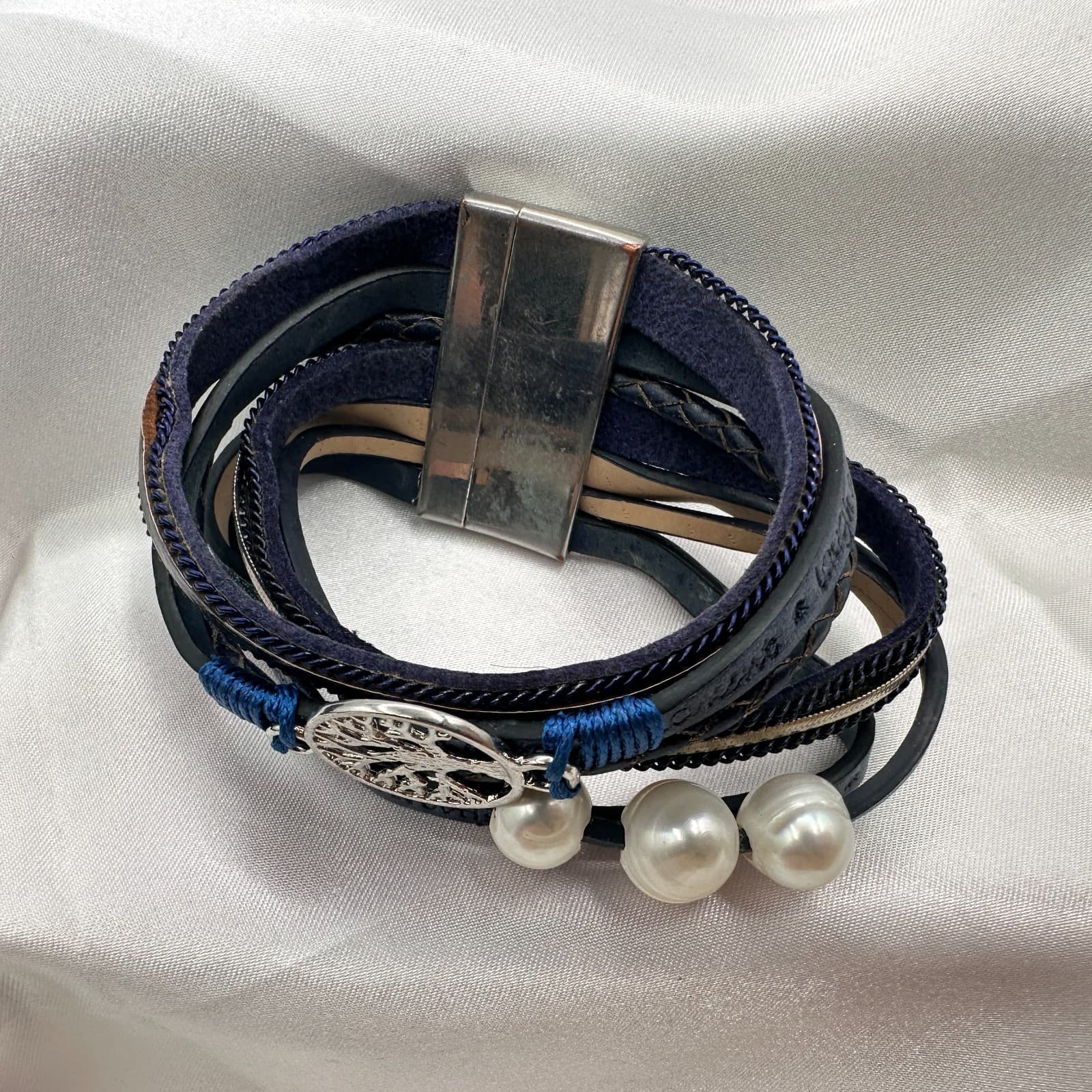 Vintage Y2K Black Laye Wrap Leather Pearl Life Tree Bracelet Silver Tone Jewelry - Thumbnail 2