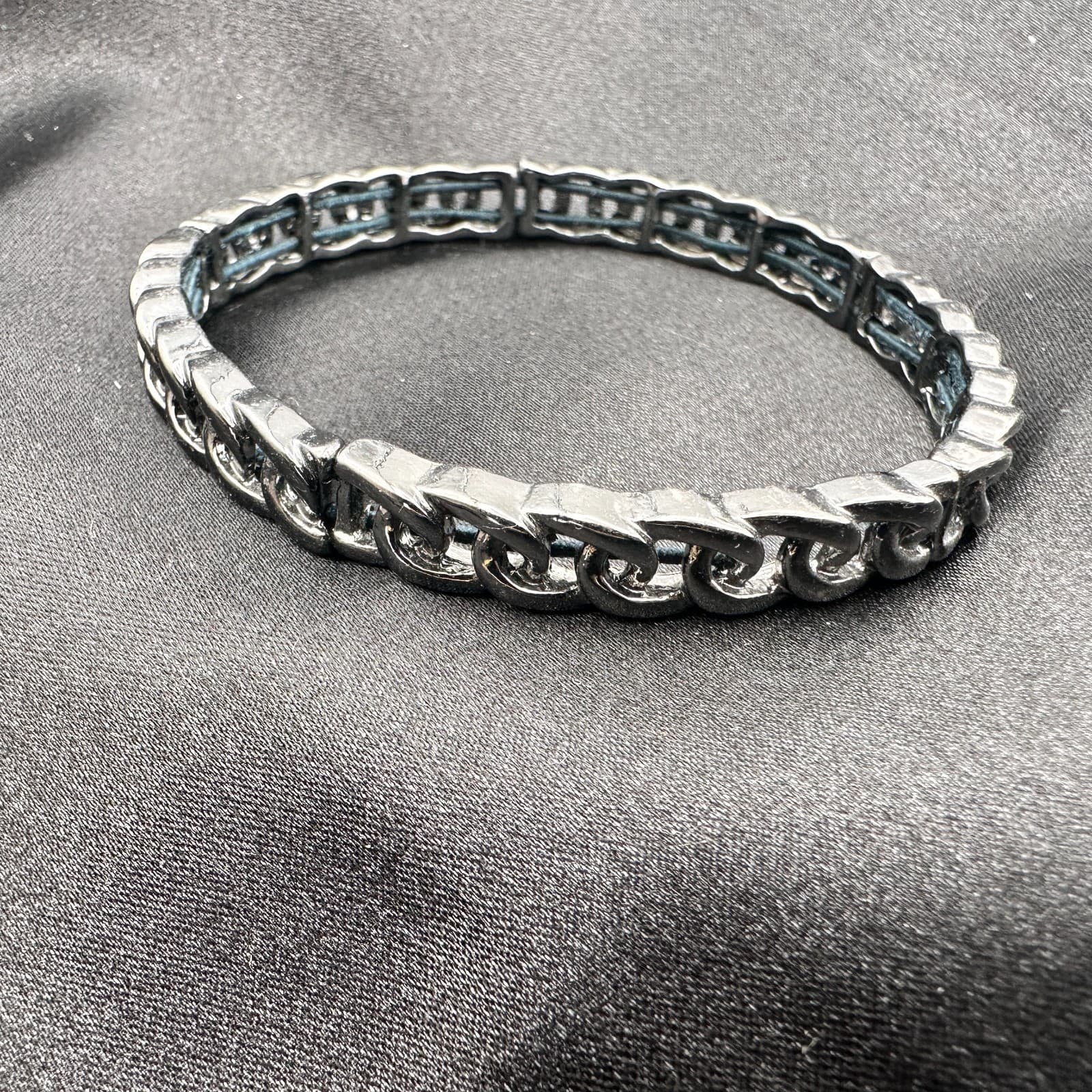 Vintage Y2K Gunmetal Curb Link Stretch Bracelet Classic Clubwear Jewelry - Thumbnail 9