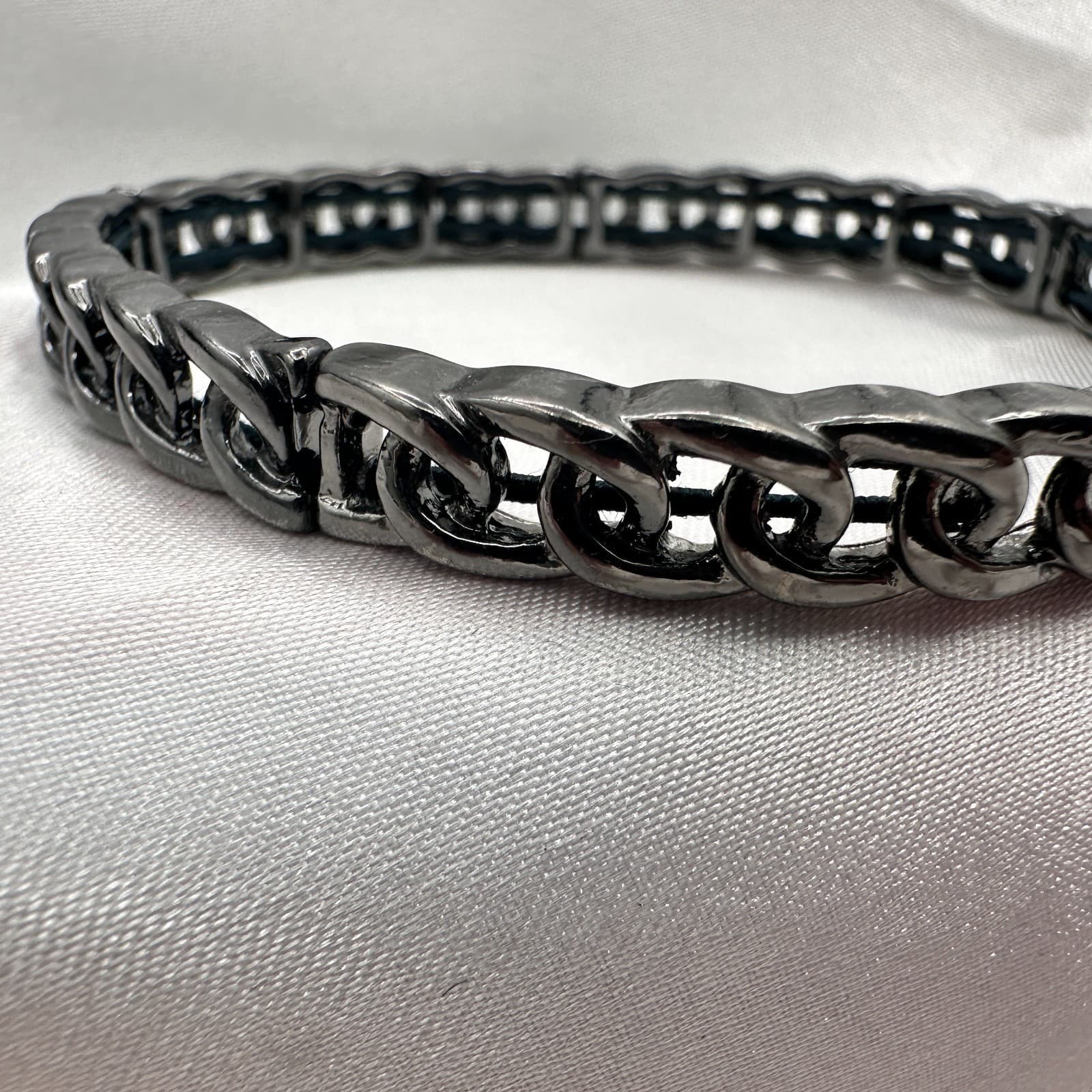 Vintage Y2K Gunmetal Curb Link Stretch Bracelet Classic Clubwear Jewelry - Thumbnail 4