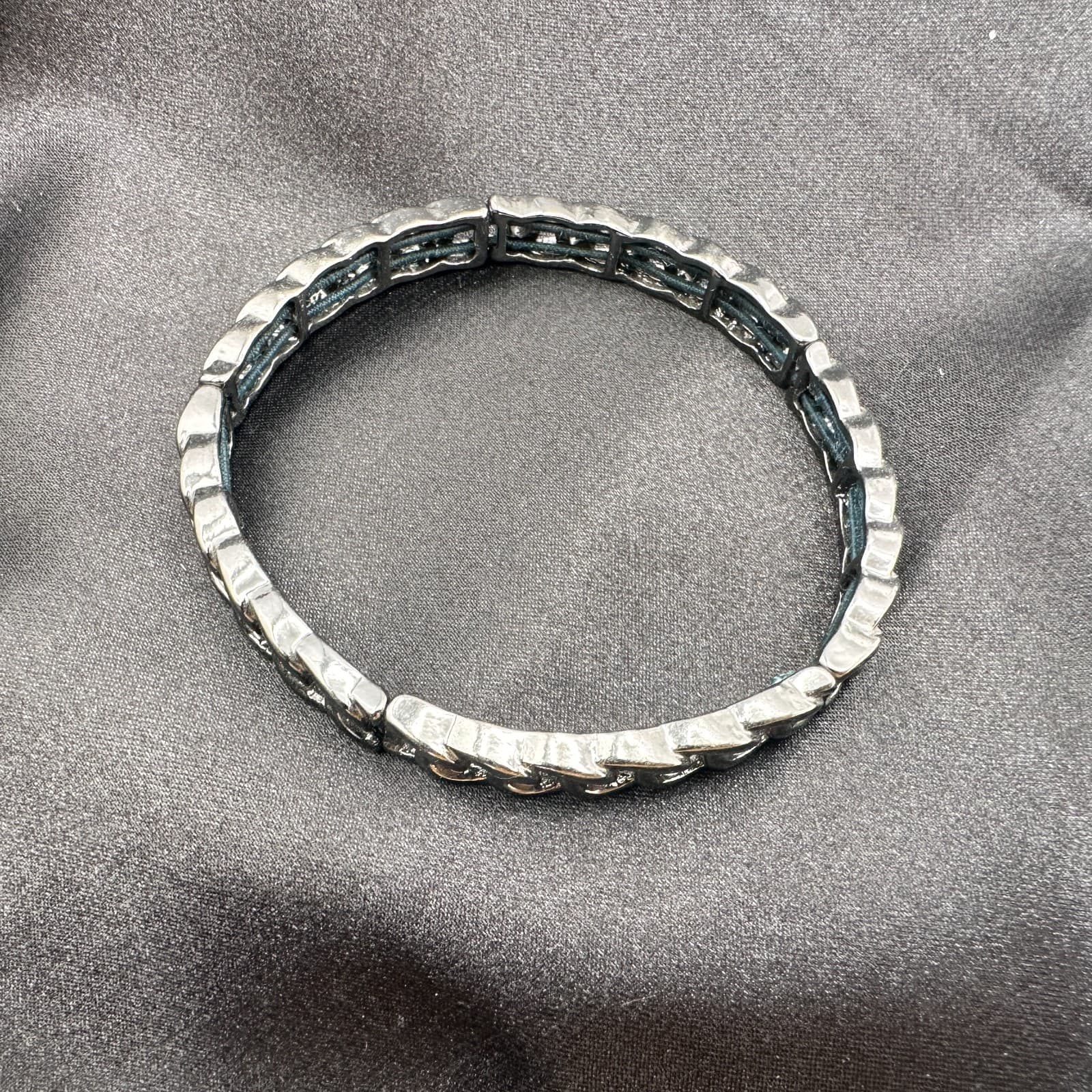 Vintage Y2K Gunmetal Curb Link Stretch Bracelet Classic Clubwear Jewelry - Thumbnail 6