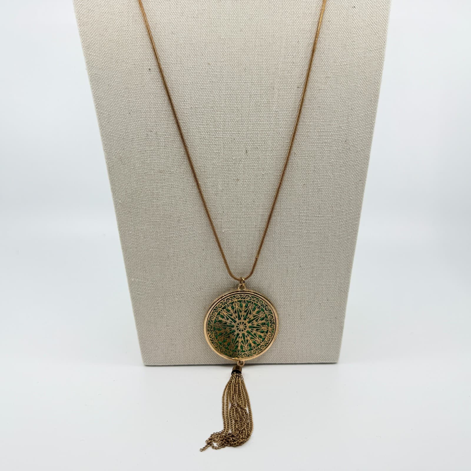 Vintage Gold Tone Round Medallion Pendant Necklace Green Enamel Tassel Boho Y2K - Thumbnail 4