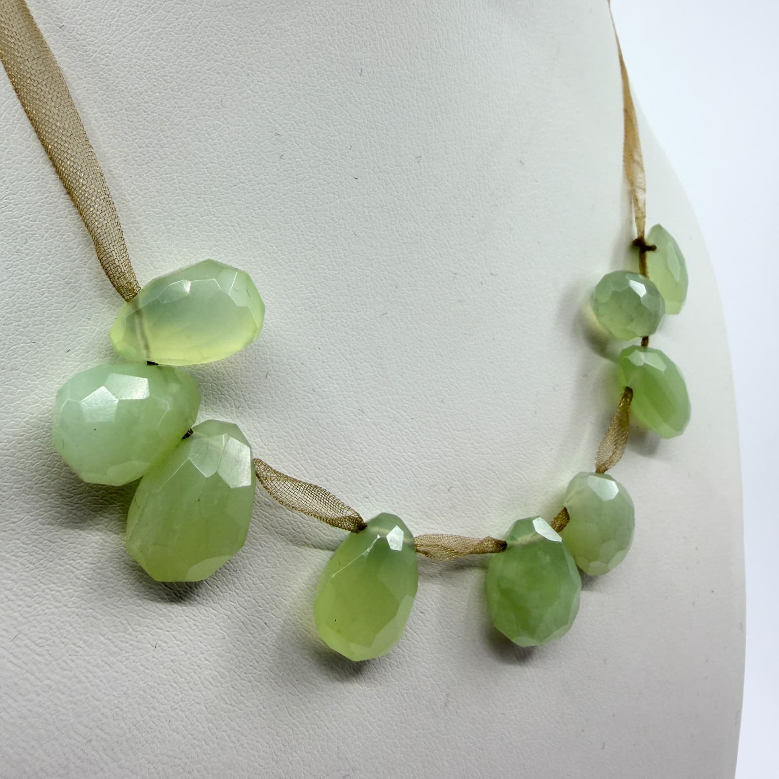 Vintage Green Stone Ribbon Necklace Faceted Jade Color Bead Strand Statement 90s - Thumbnail 3