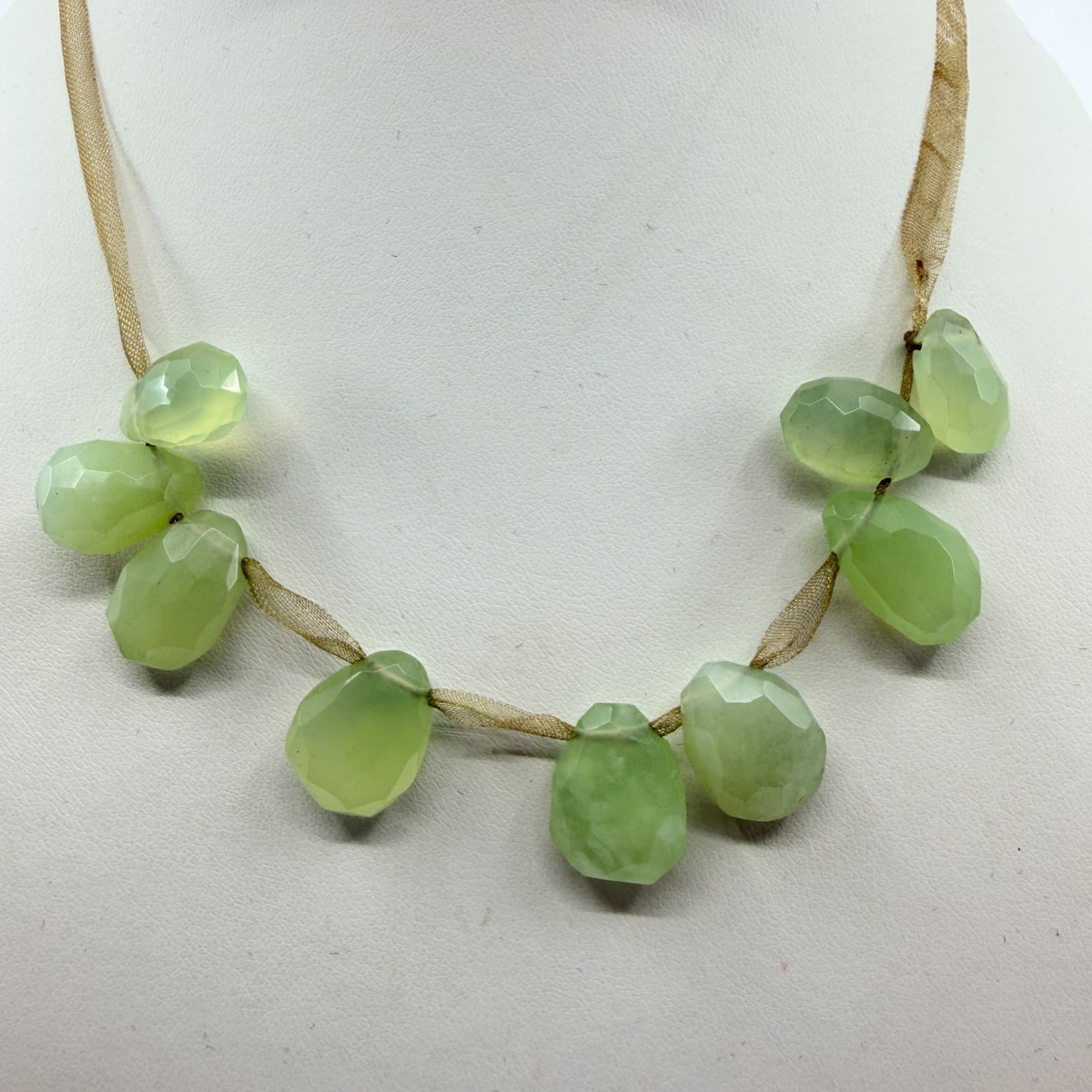 Vintage Green Stone Ribbon Necklace Faceted Jade Color Bead Strand Statement 90s - Thumbnail 2